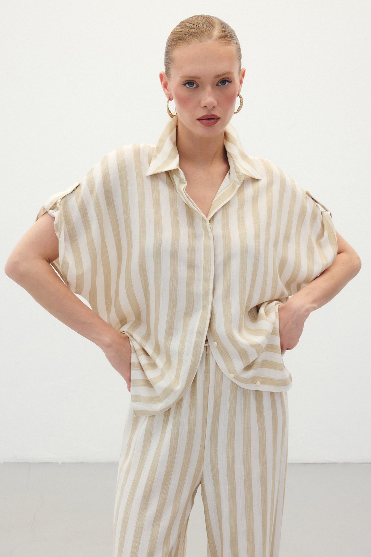 Çizgili Kısa Kol Gömlek - Bej