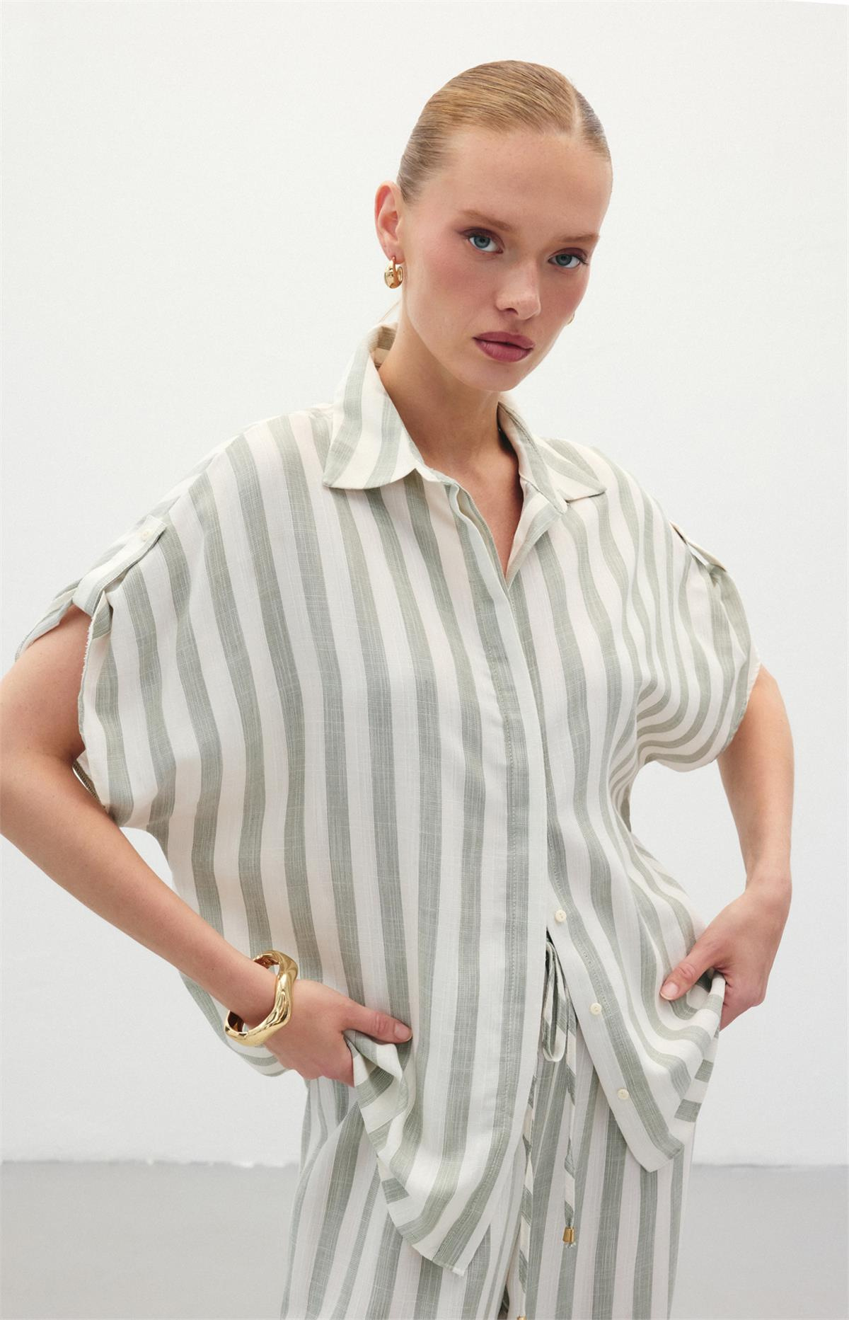 Çizgili Kısa Kol Gömlek - Haki