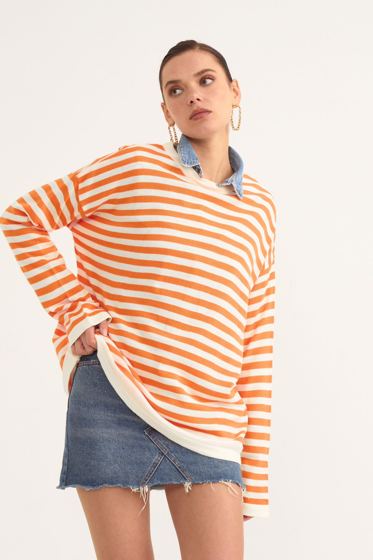 Striped oversize knit sweater - ORANJ