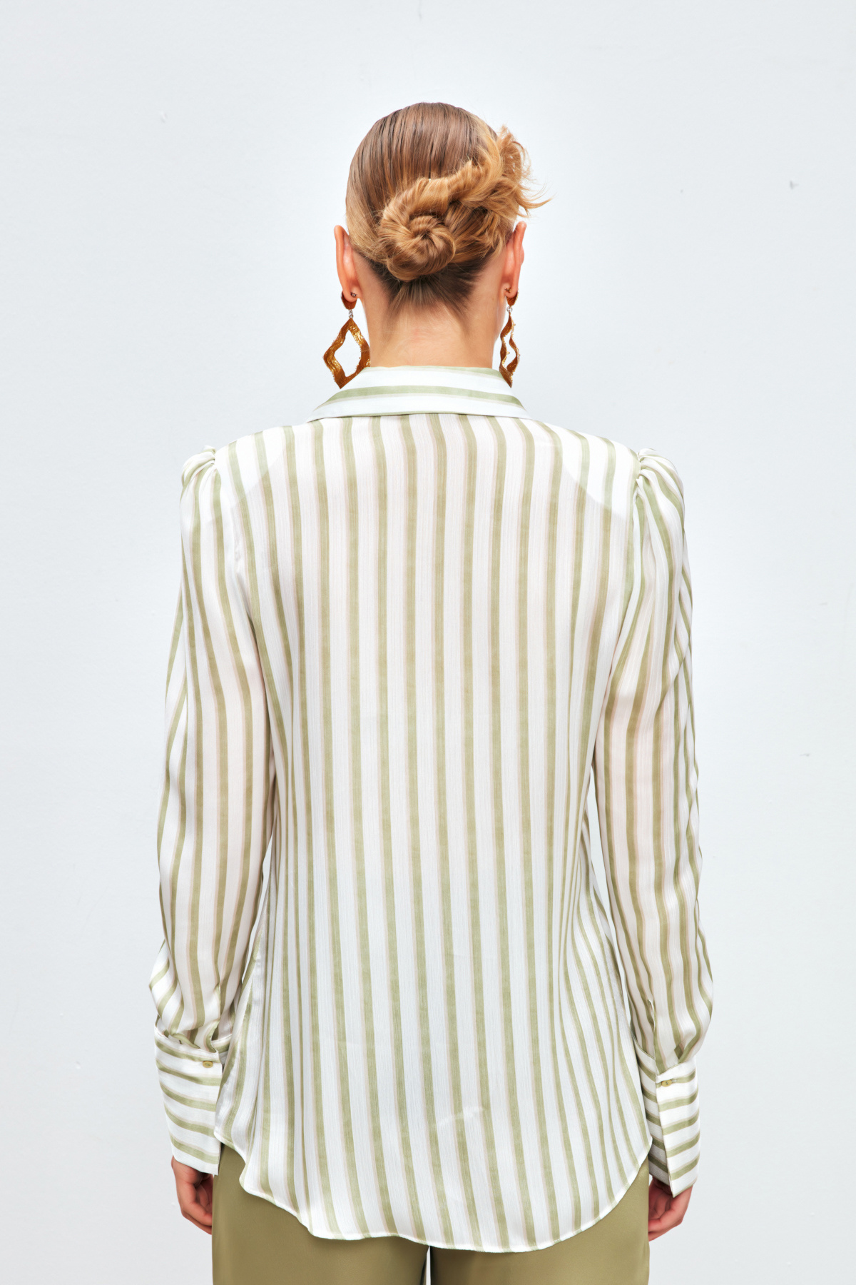 Çizgili Vatka Detaylı Gömlek - ÇAĞLA YEŞİLİ
