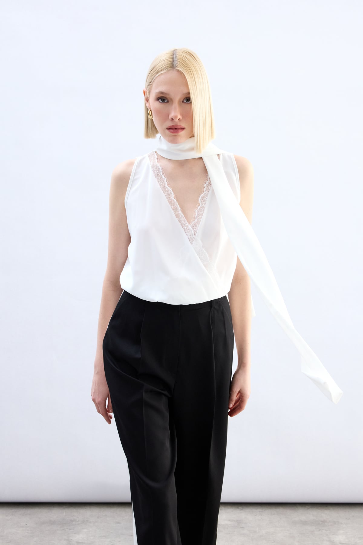 Dantel Detaylı Bodysuit Bluz - Ekru