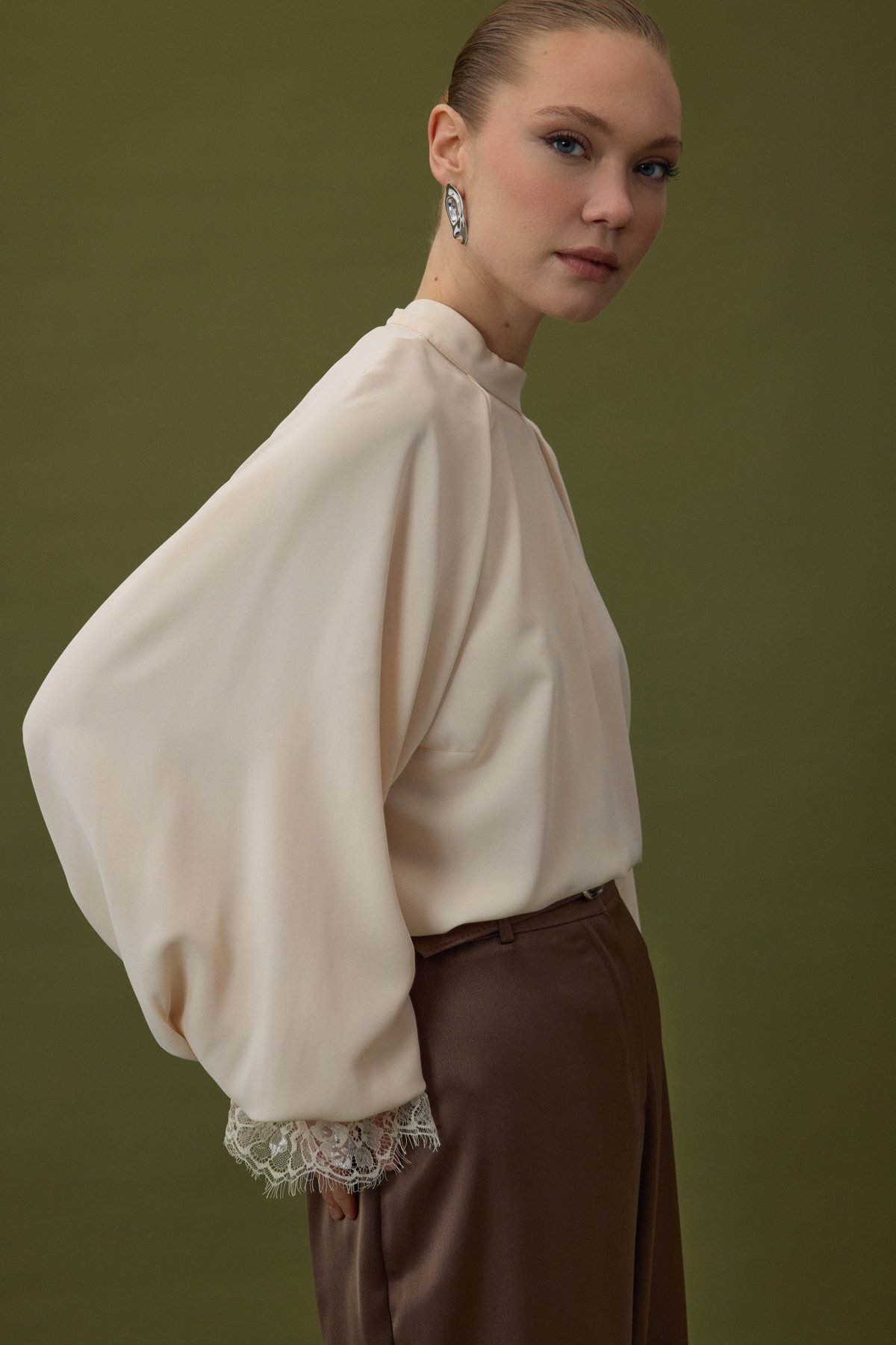 Long-sleeved Blouse with Lace Details - Beıge