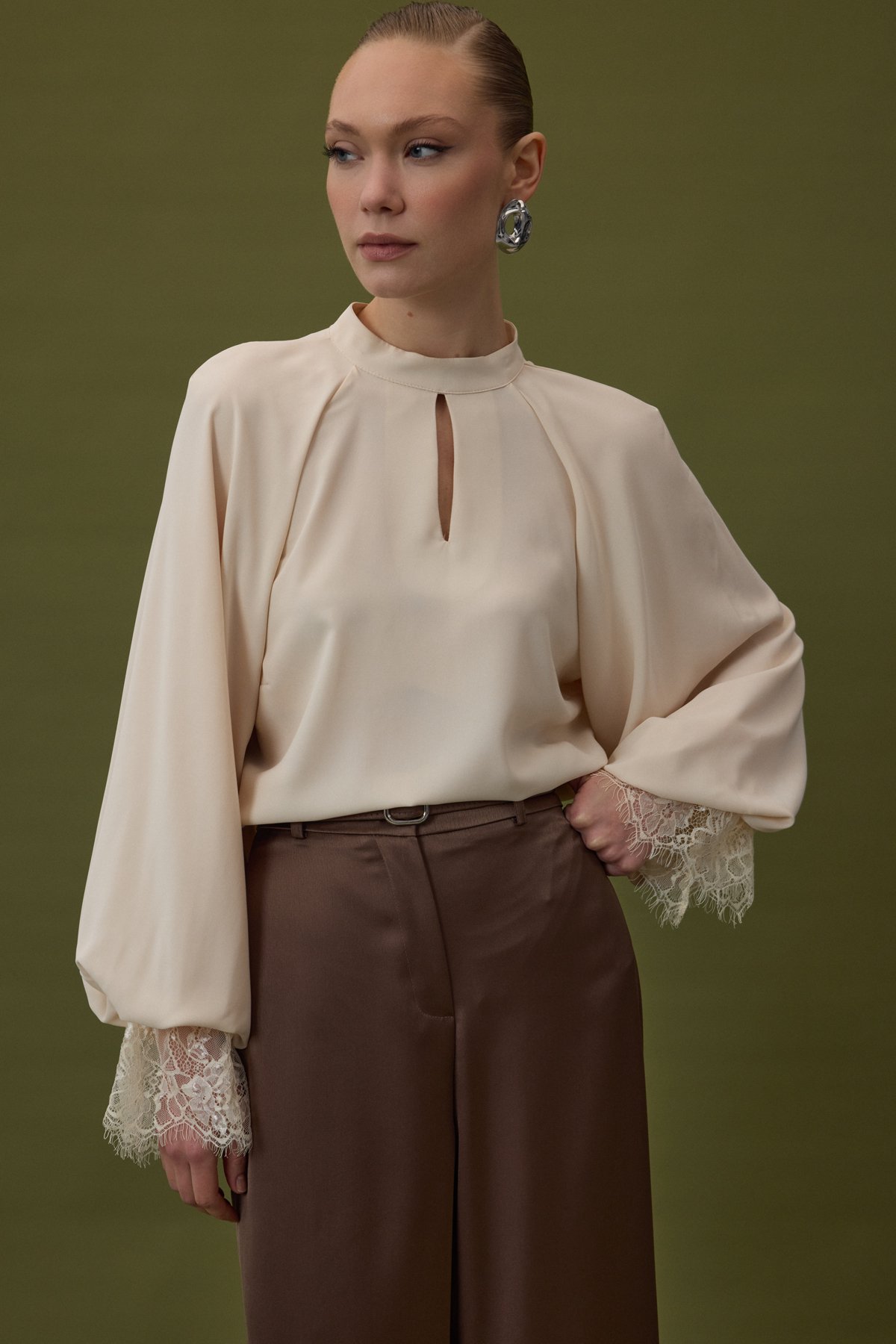 Long-sleeved Blouse with Lace Details - Beıge