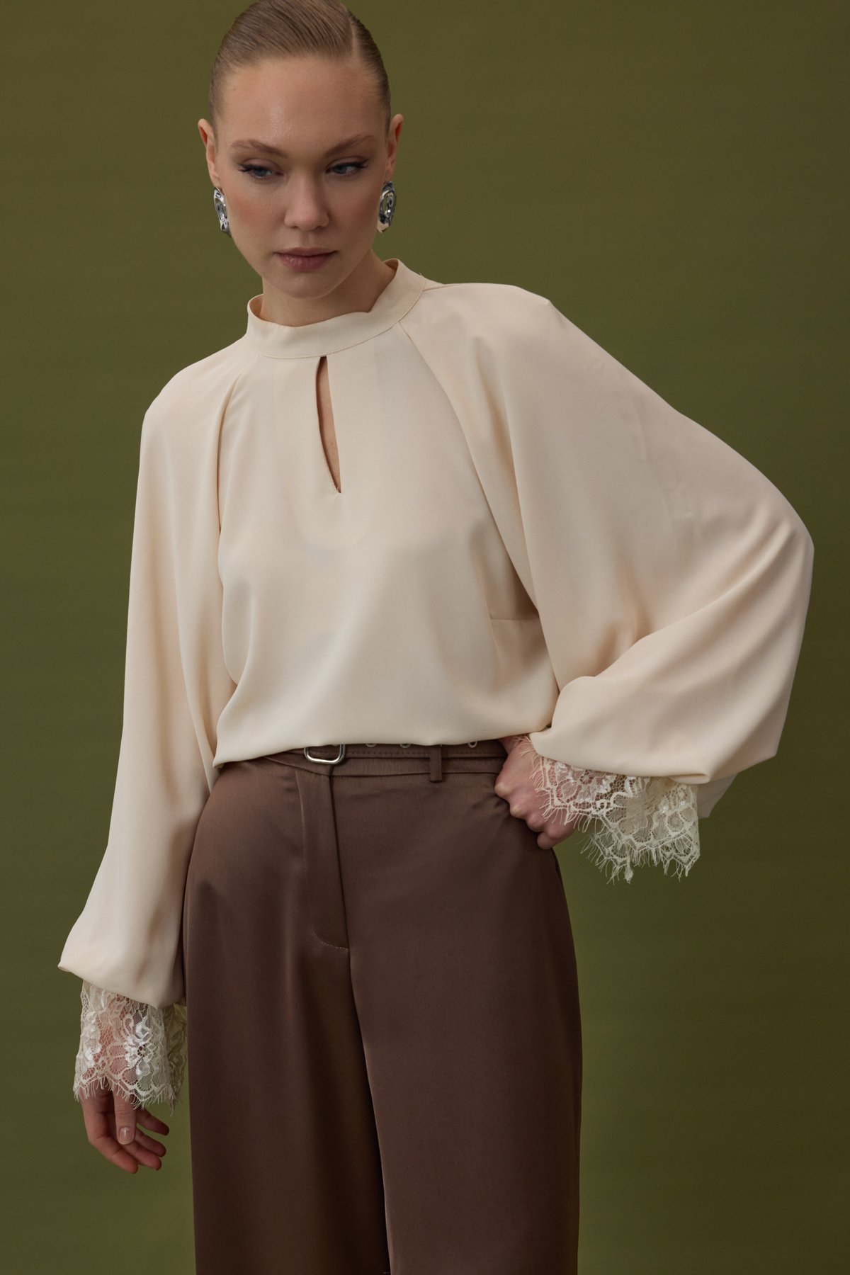 Long-sleeved Blouse with Lace Details - Beıge