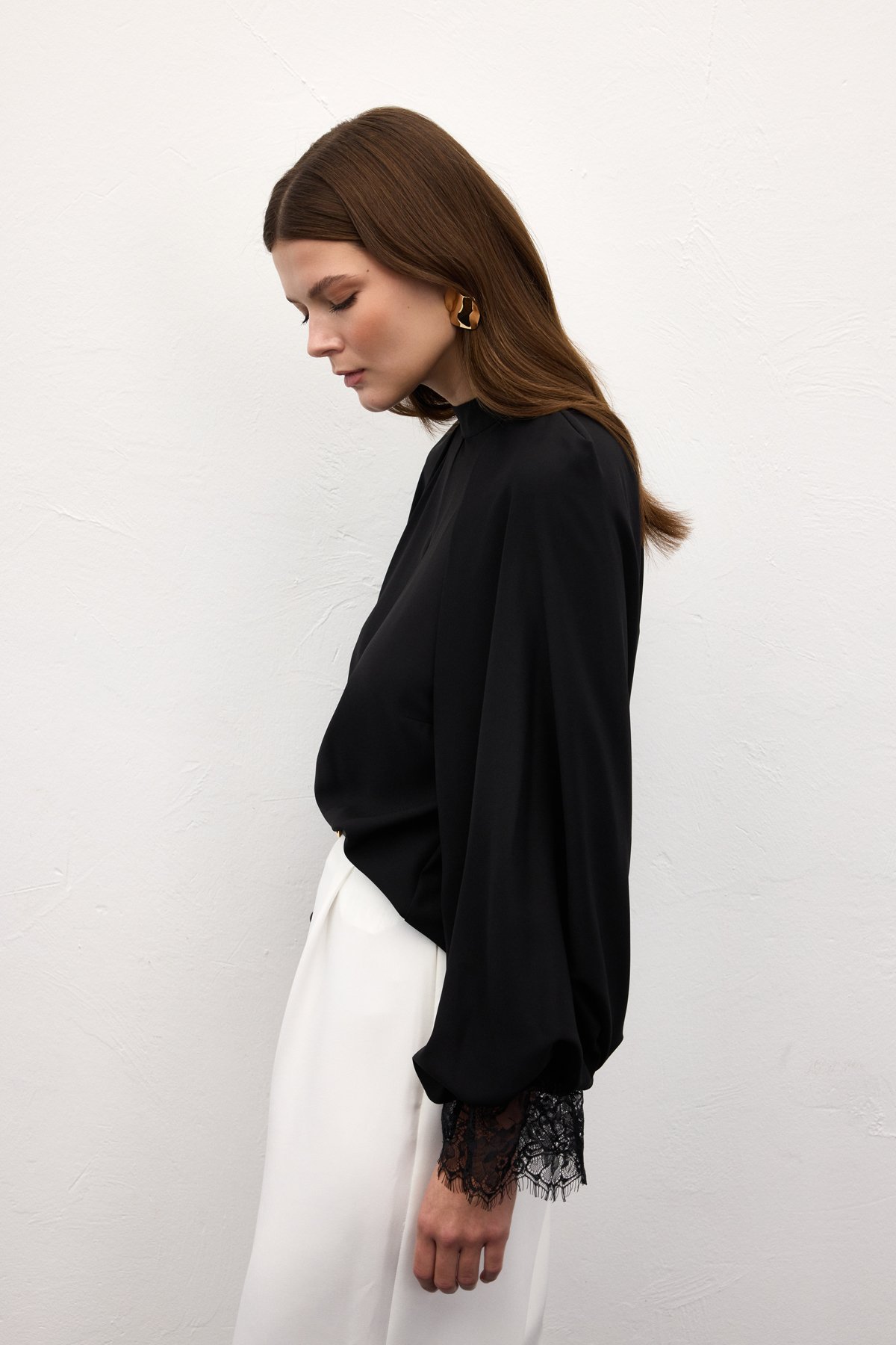 Dantel Detaylı Uzun Kollu Bluz - Siyah