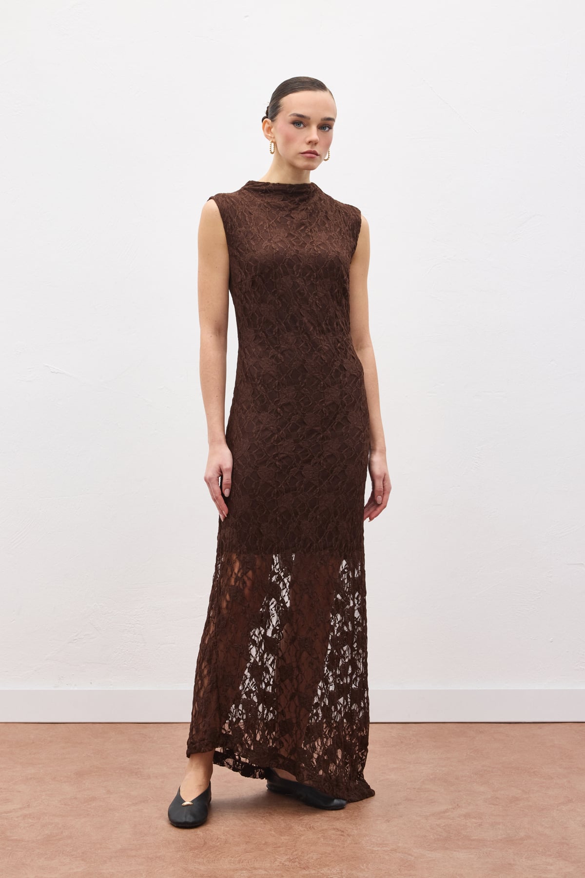 Lace Sleeveless Dress - Brown