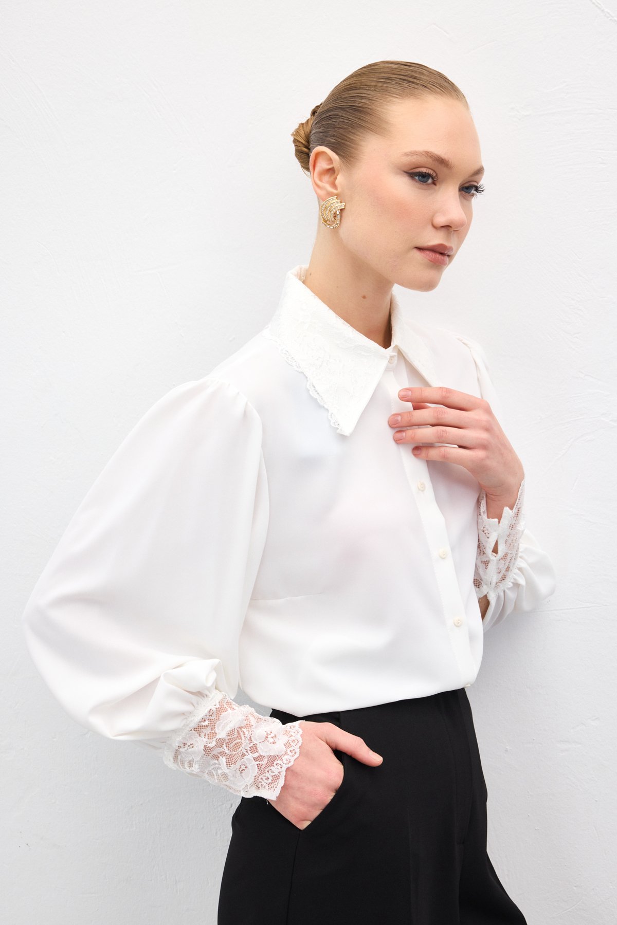 Dantel Manşetli Gömlek - Ekru