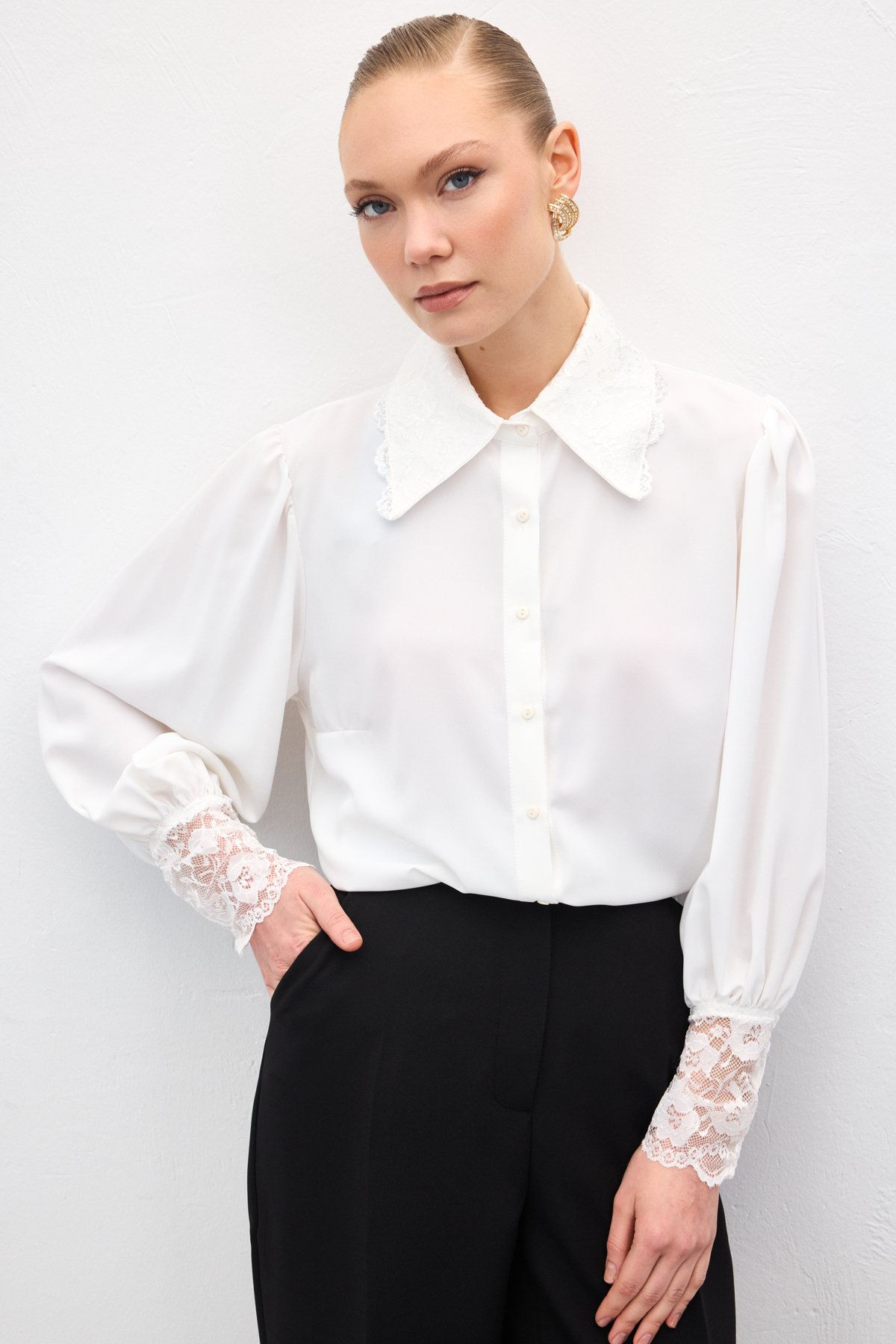 Dantel Manşetli Gömlek - Ekru