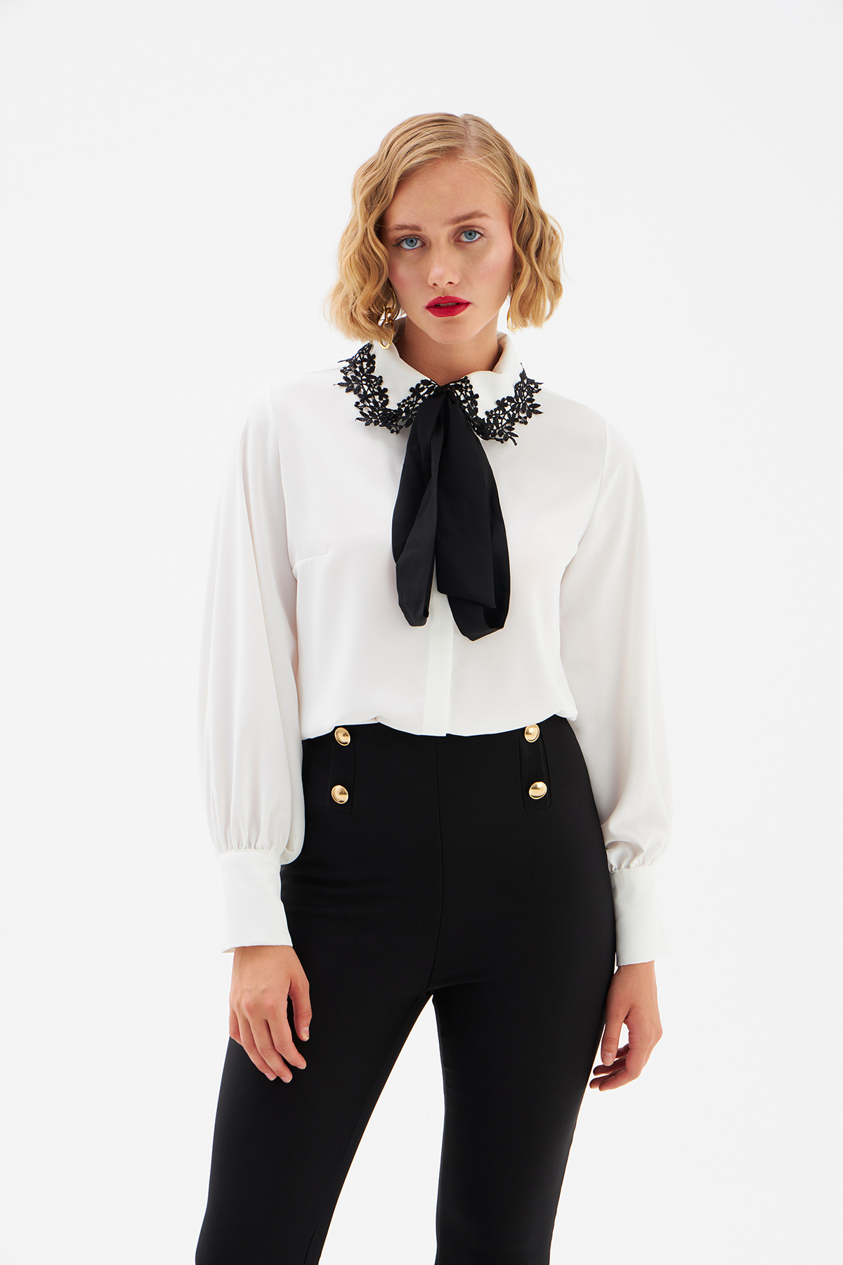 Lace collar shirt - ECRU
