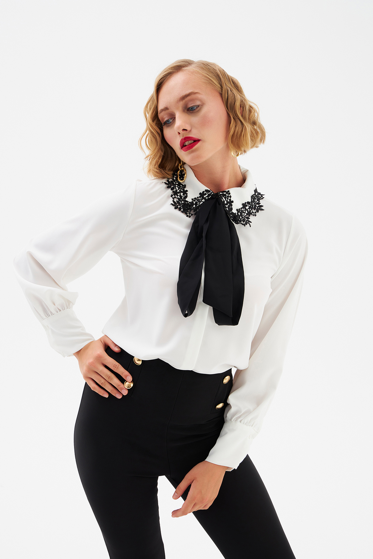 Lace collar shirt - ECRU