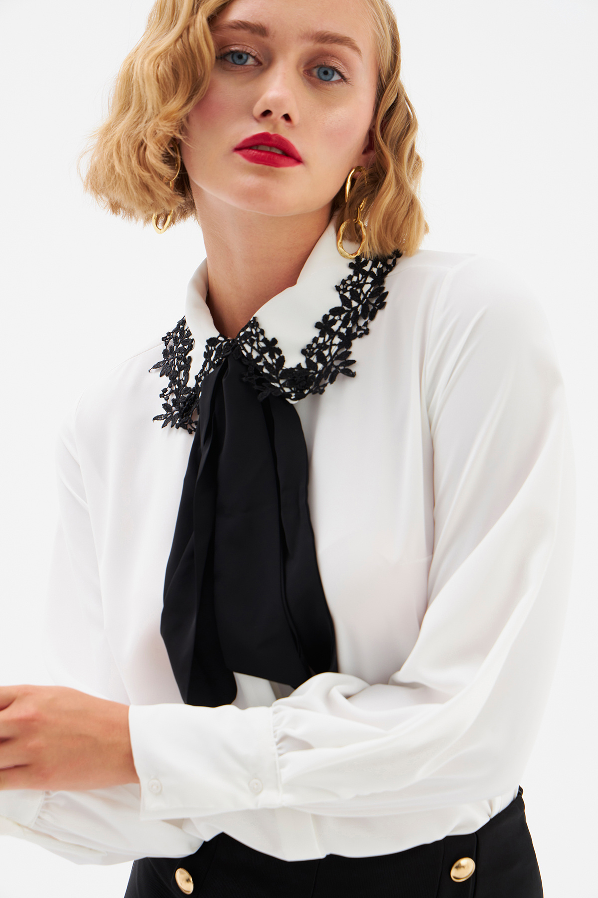 Lace collar shirt - ECRU