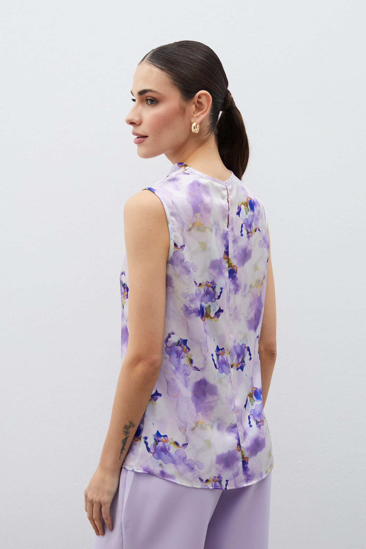 Degaje Yaka Desenli Bluz - LİLA