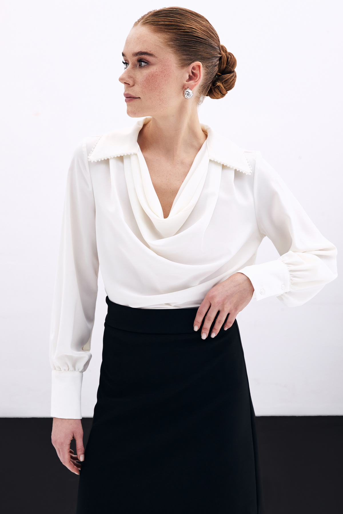 Degaje Yaka İncili Salaş Bluz - Ekru