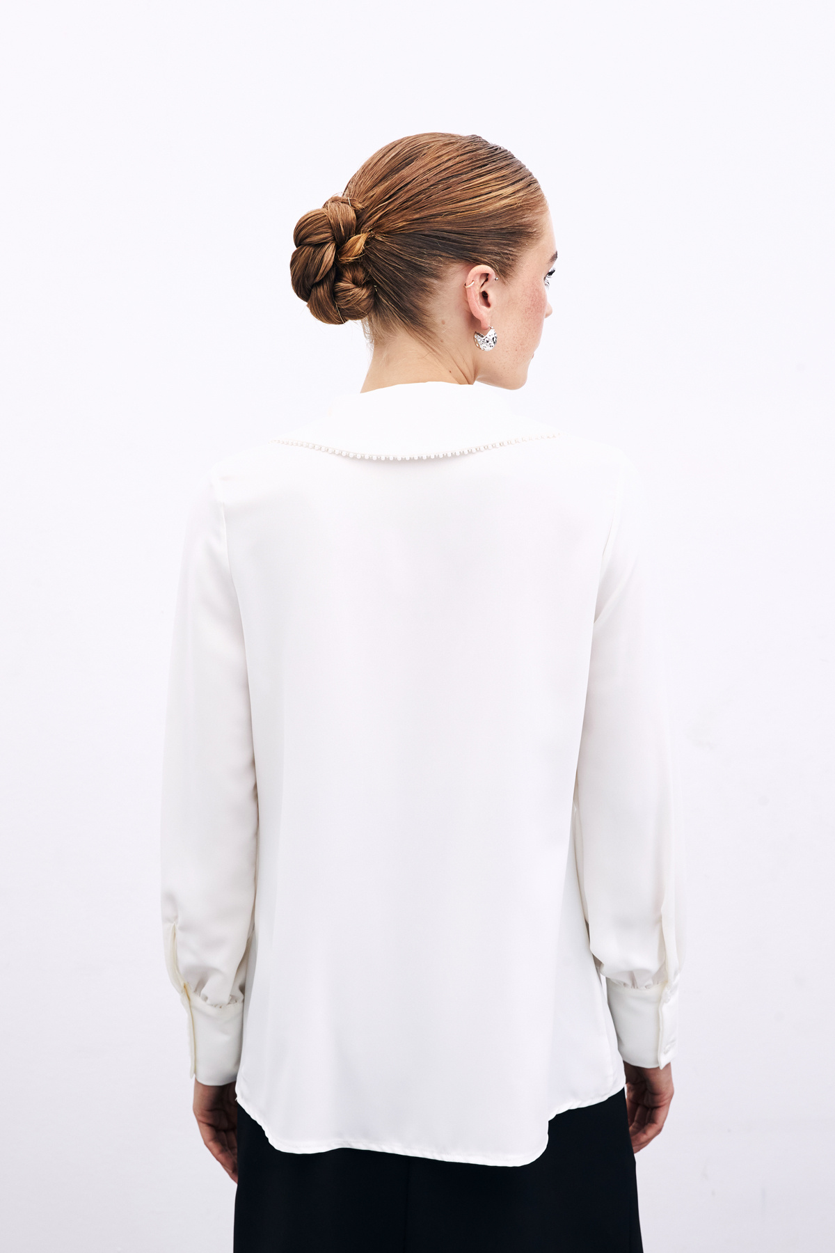 Degaje Yaka İncili Salaş Bluz - Ekru