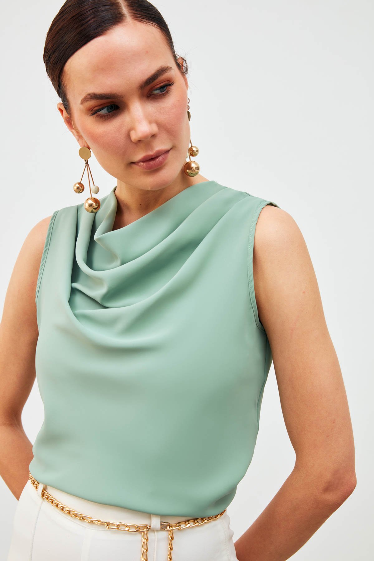 Degaje Yaka Kolsuz Bluz - ÇAĞLA YEŞİLİ