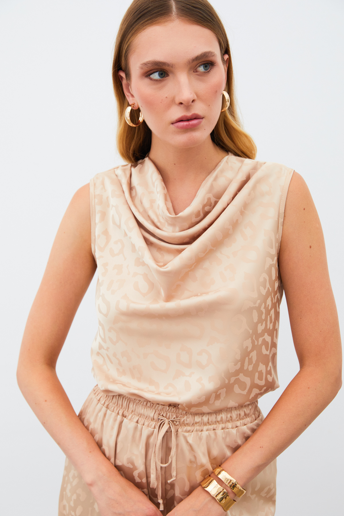 Degaje Yaka Kolsuz Bluz - CAMEL