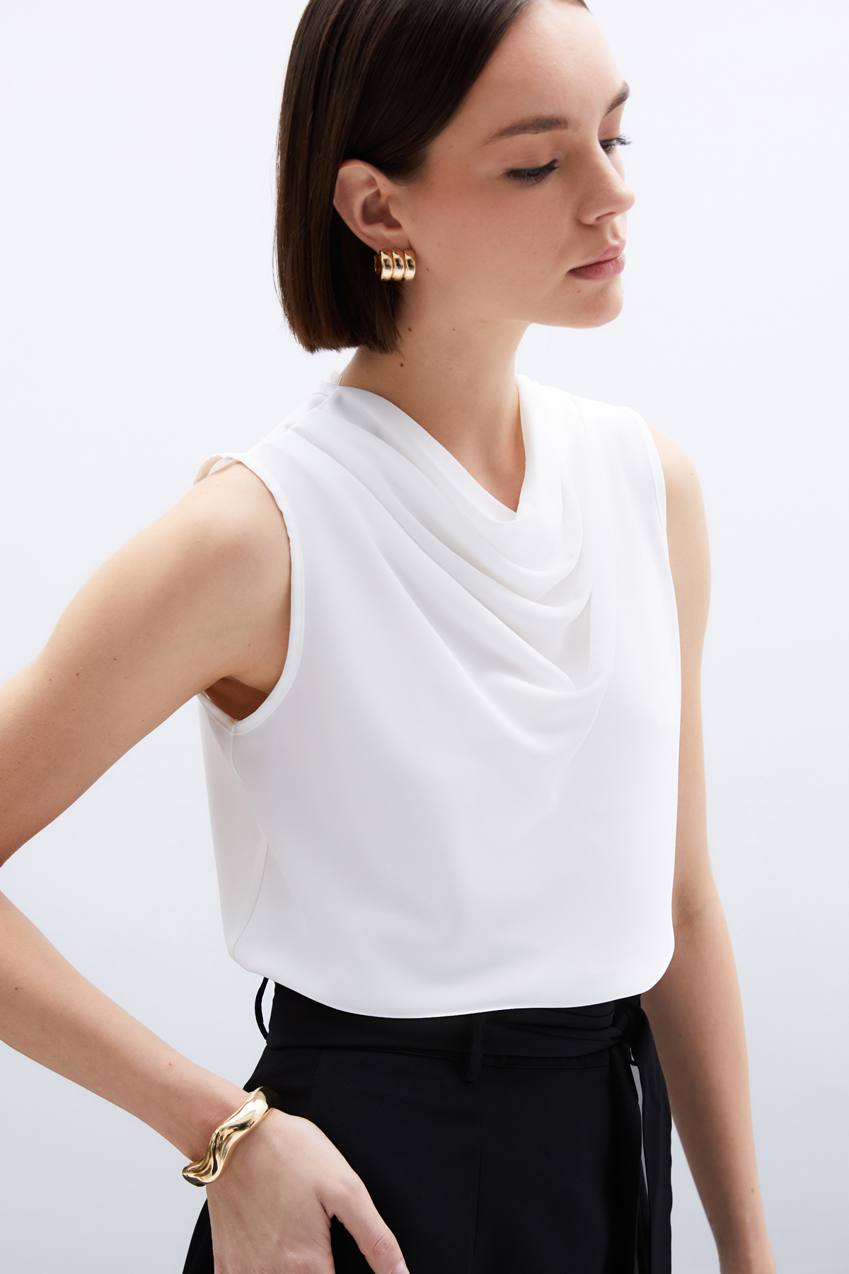 Collar Collar Sleeveless Blouse - Ecru
