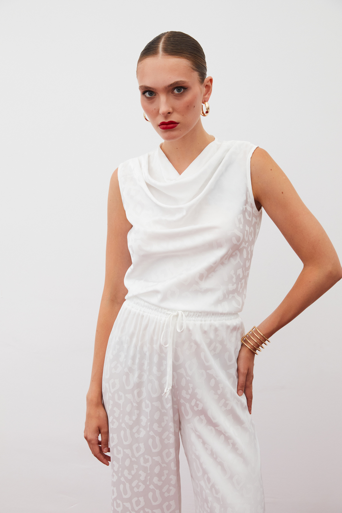 Degaje Yaka Kolsuz Bluz - EKRU