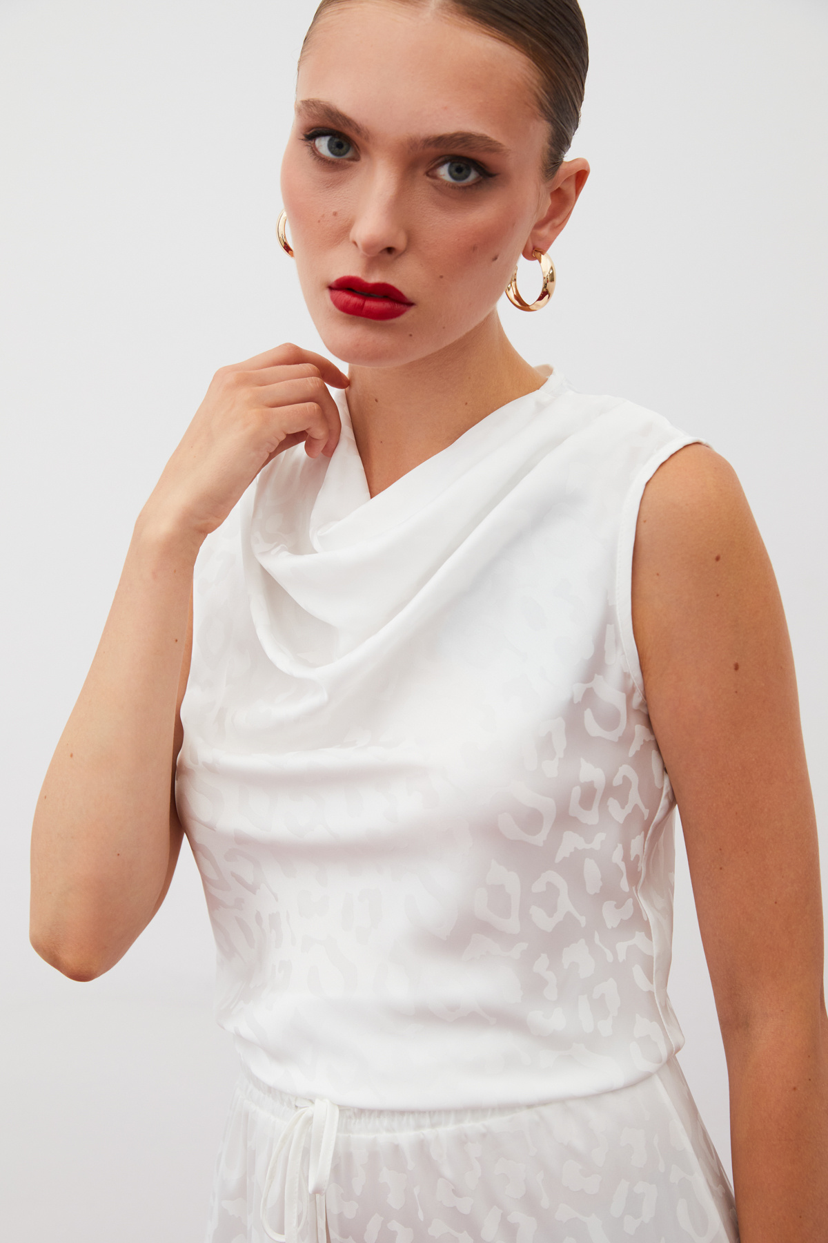 Degaje Yaka Kolsuz Bluz - EKRU