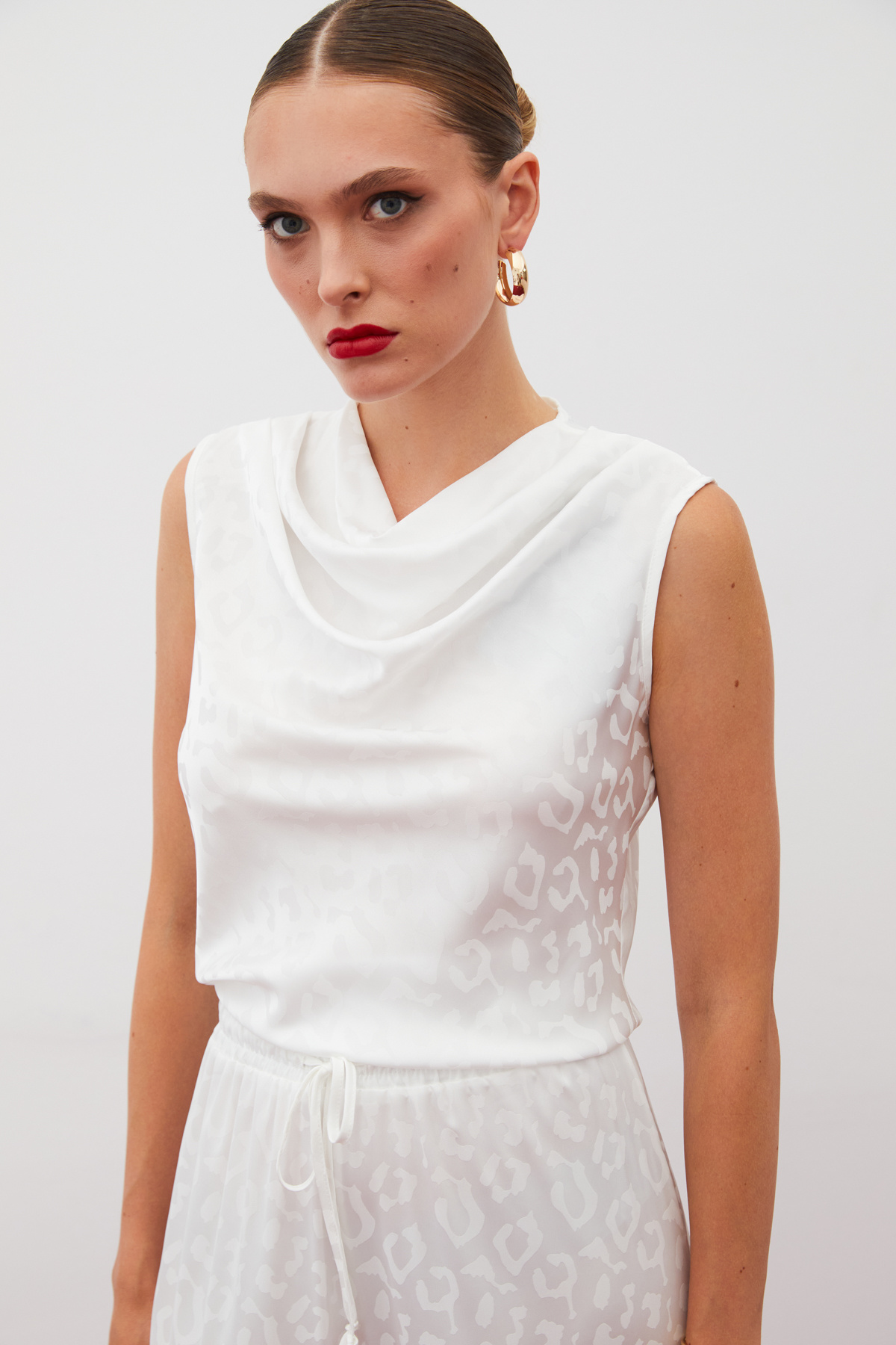 Degaje Yaka Kolsuz Bluz - EKRU