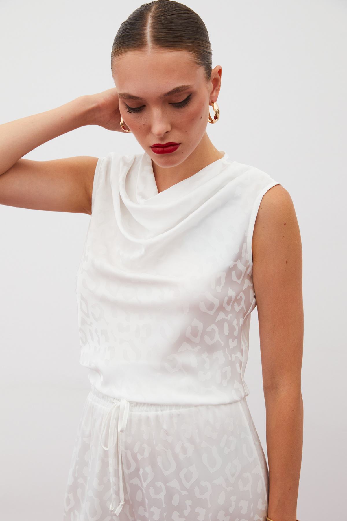 Degaje Yaka Kolsuz Bluz - EKRU