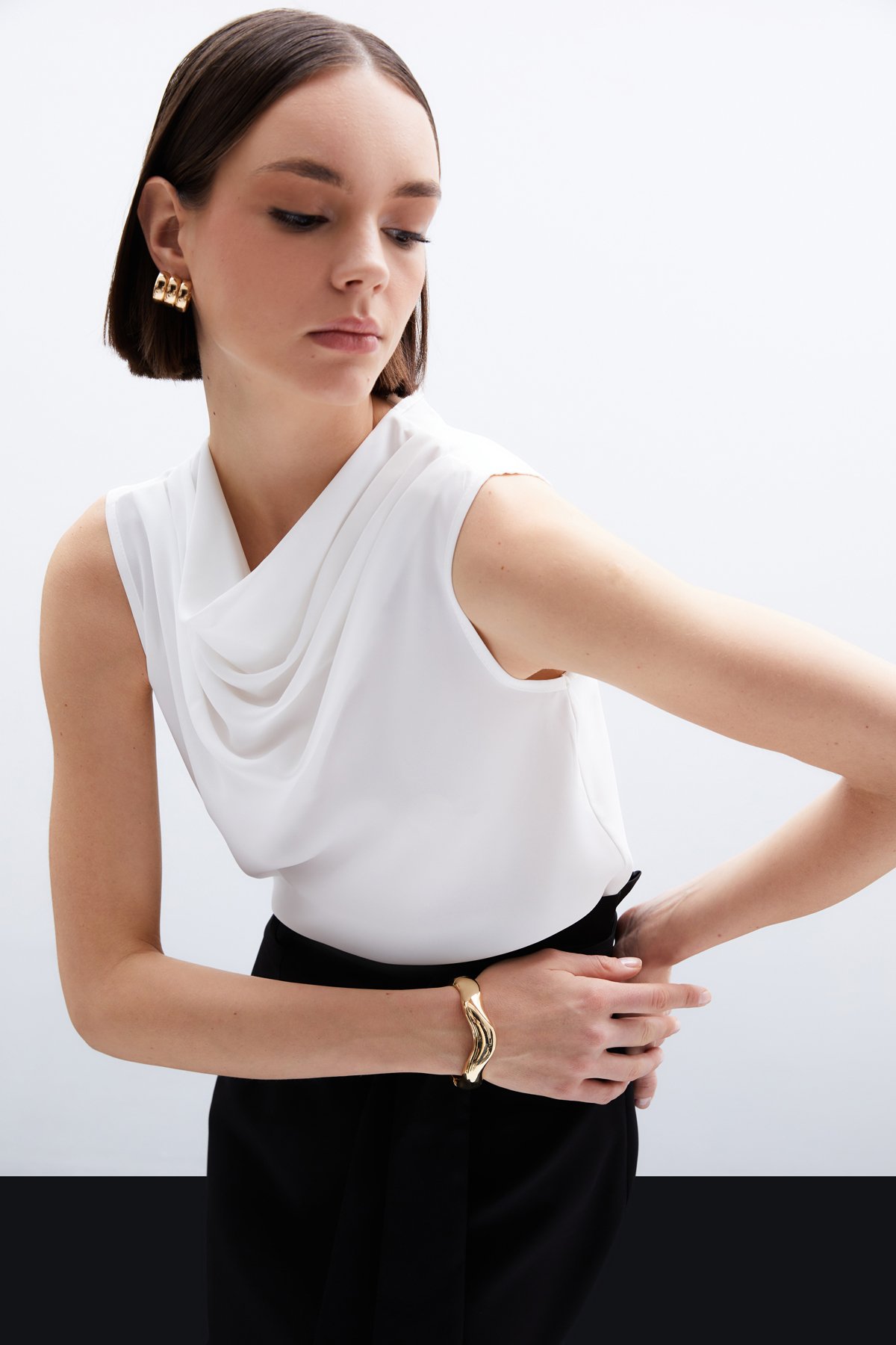 Collar Collar Sleeveless Blouse - Ecru