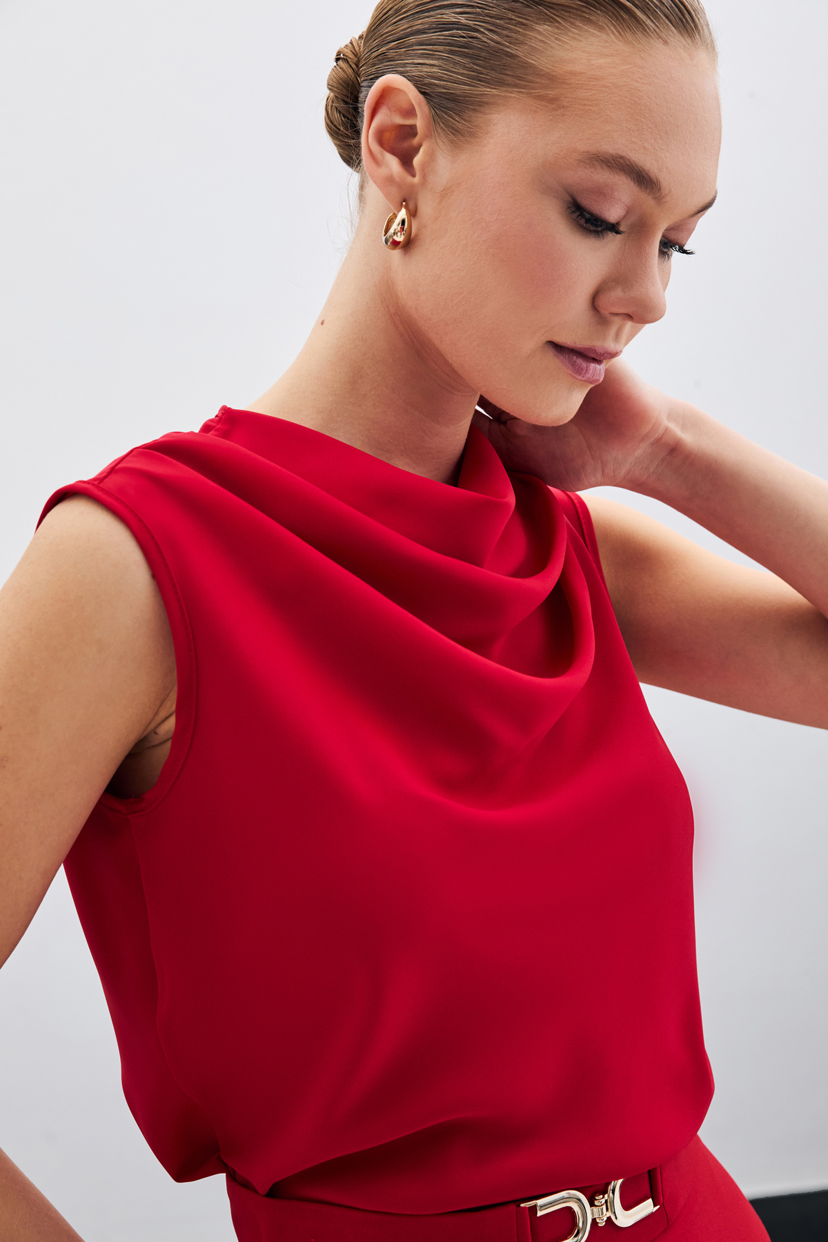 Degaje Yaka Kolsuz Bluz - Kırmızı