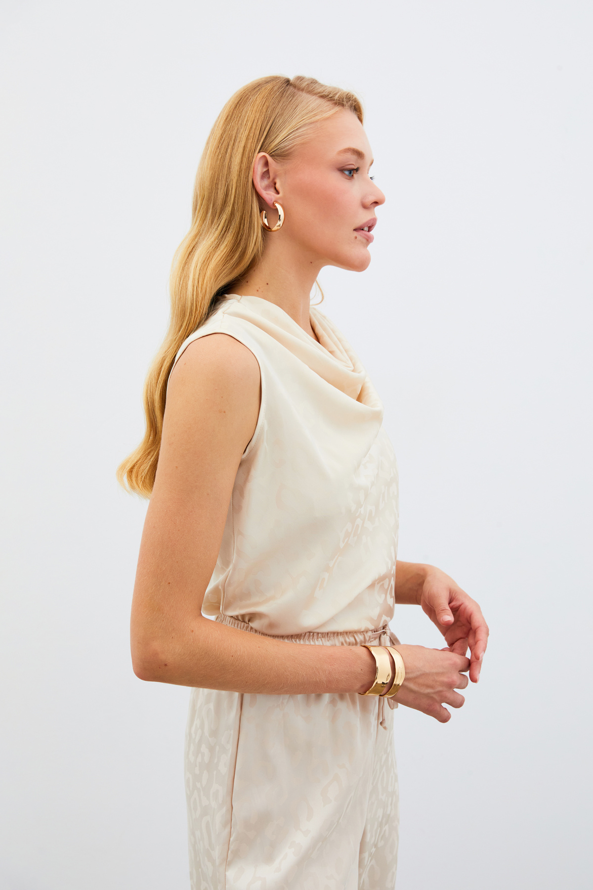 Degaje Yaka Kolsuz Bluz - TAŞ