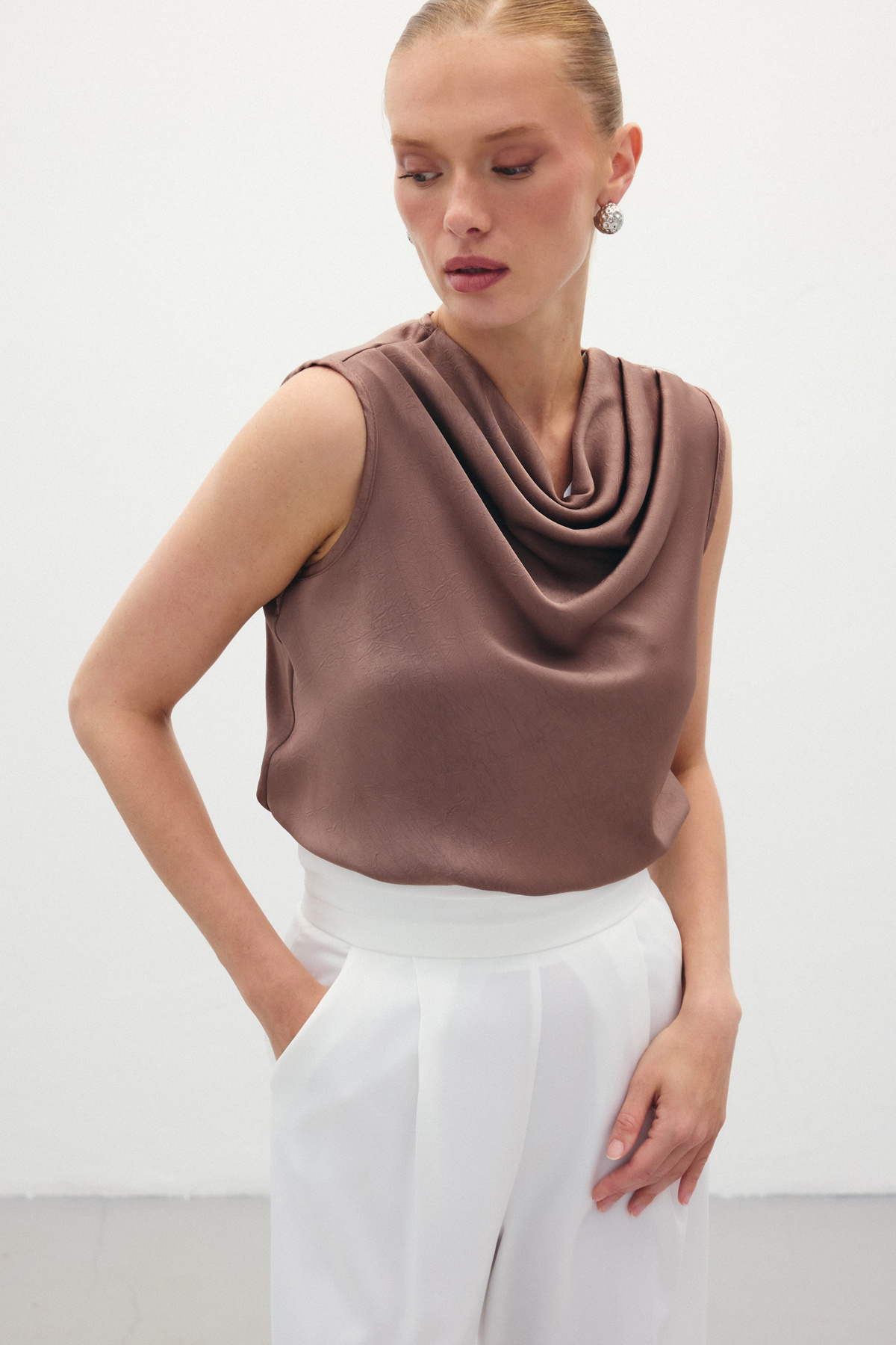 Degaje Yaka Saten Bluz - Kahve