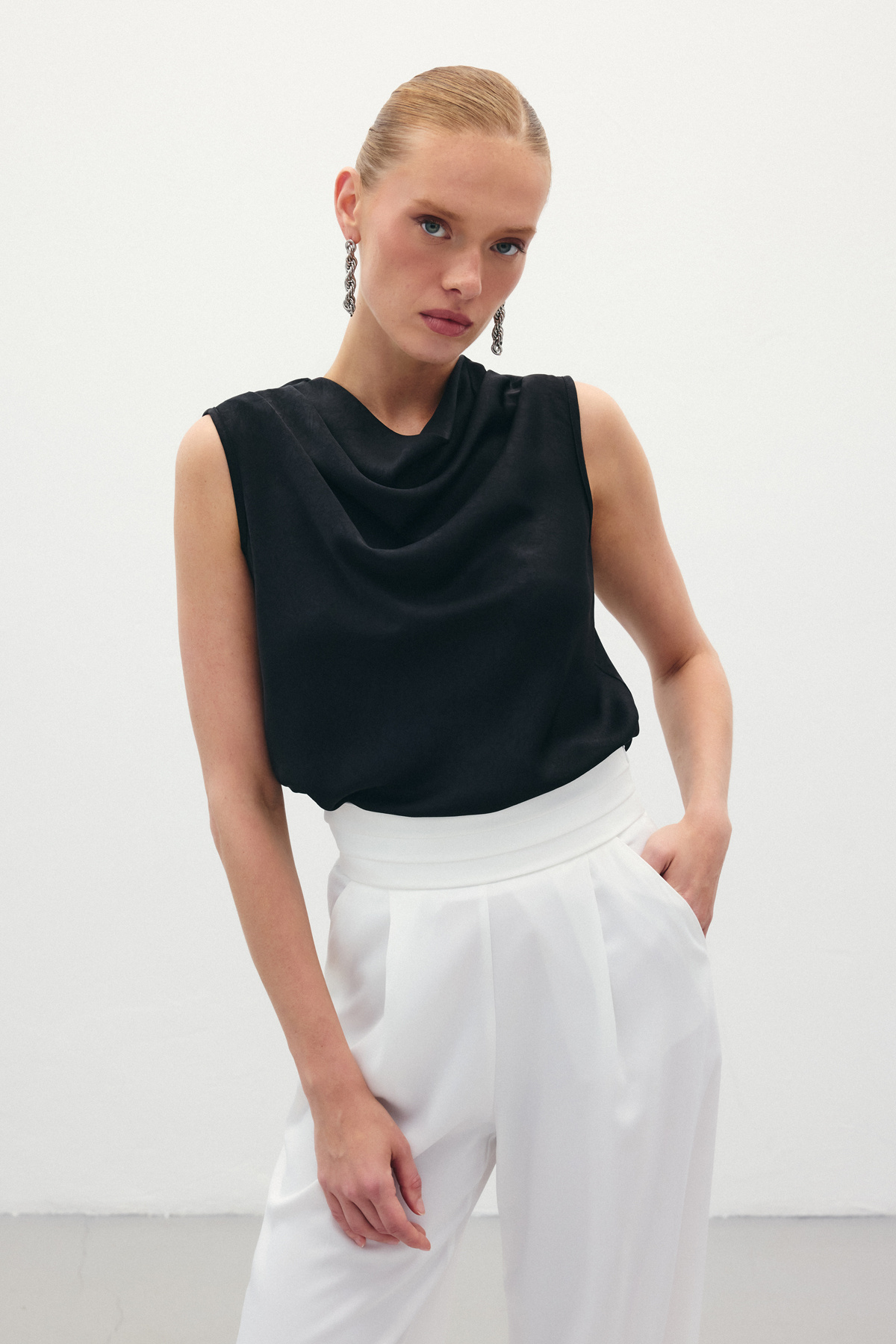 Degaje Yaka Saten Bluz - Siyah