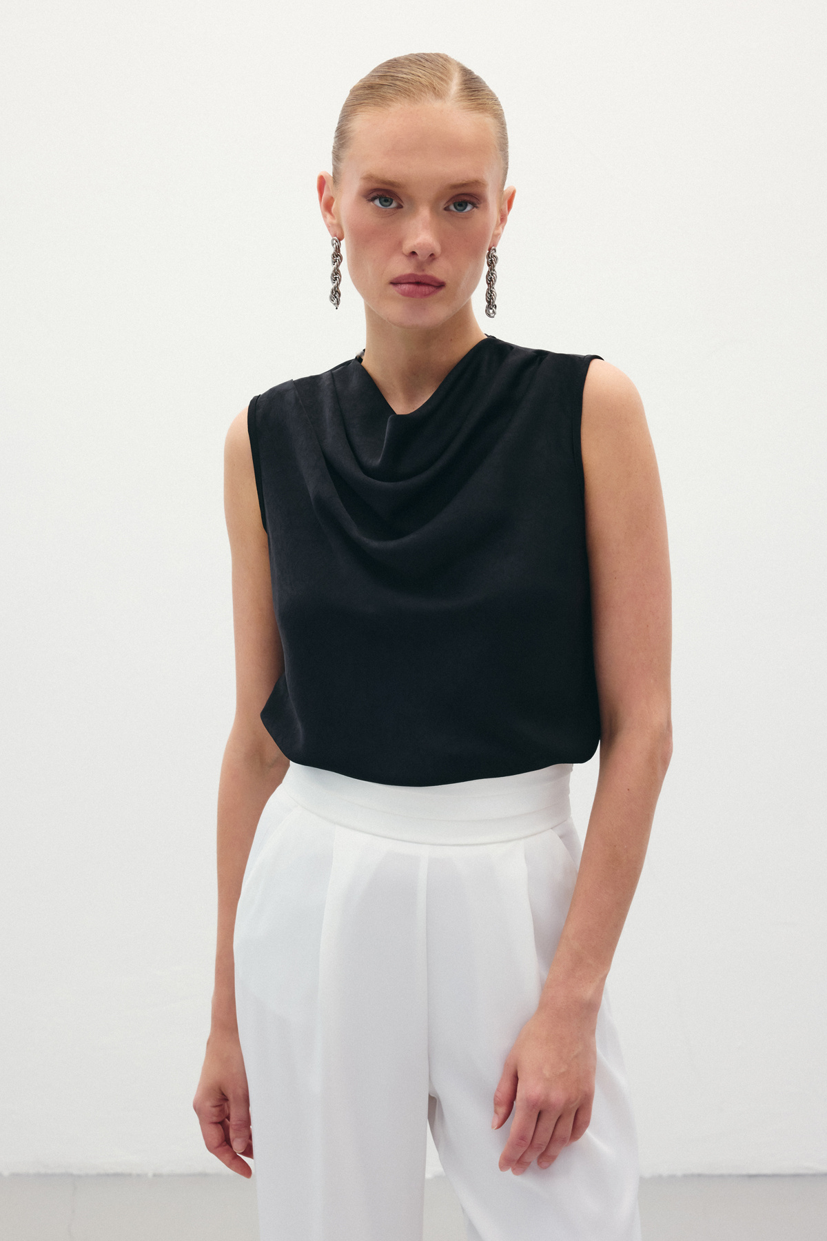 Degaje Yaka Saten Bluz - Siyah