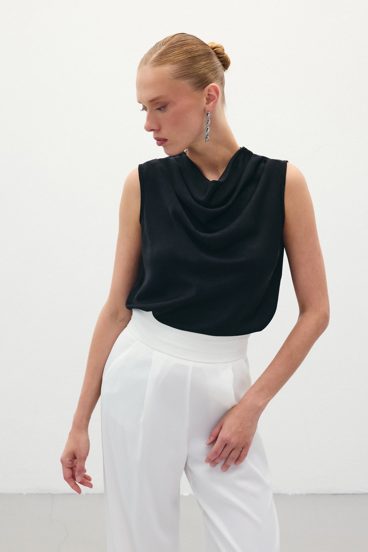 Degaje Yaka Saten Bluz - Siyah