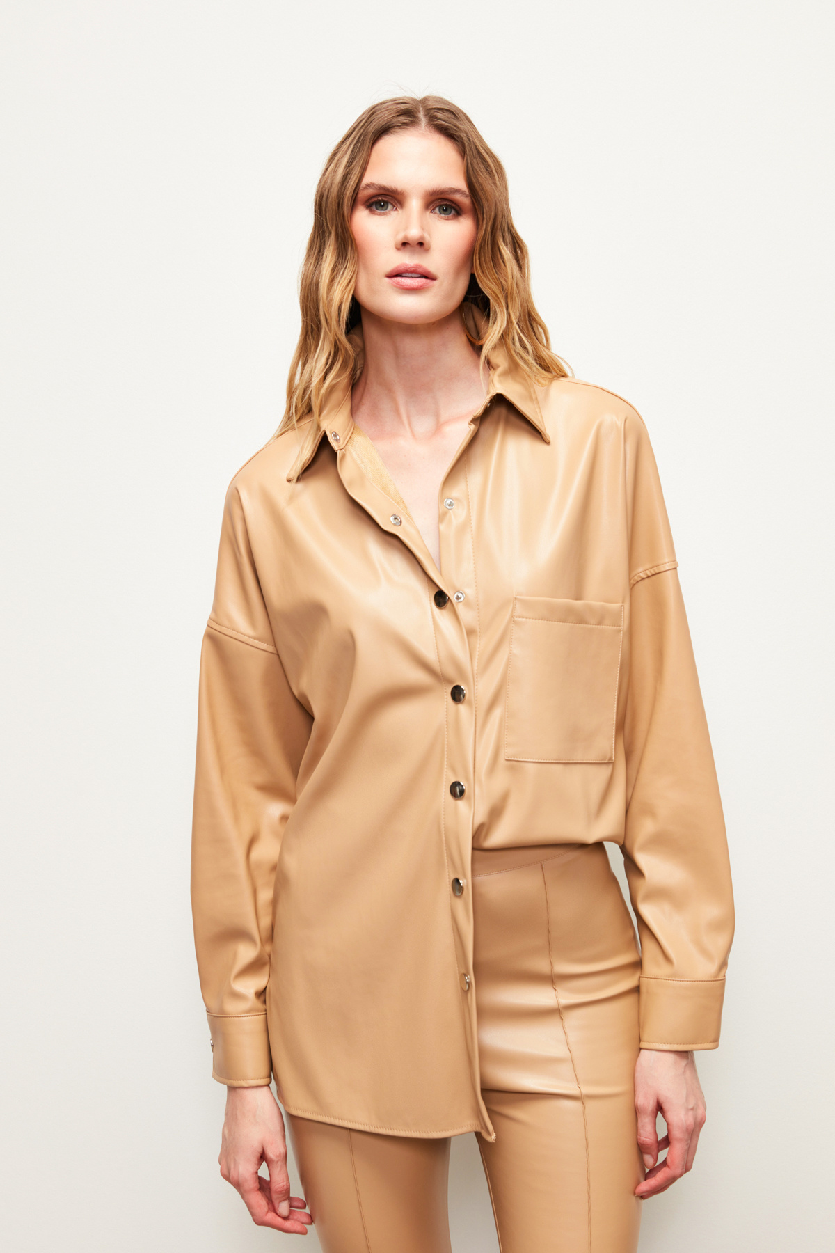 leather oversize shirt jacket - BEIGE