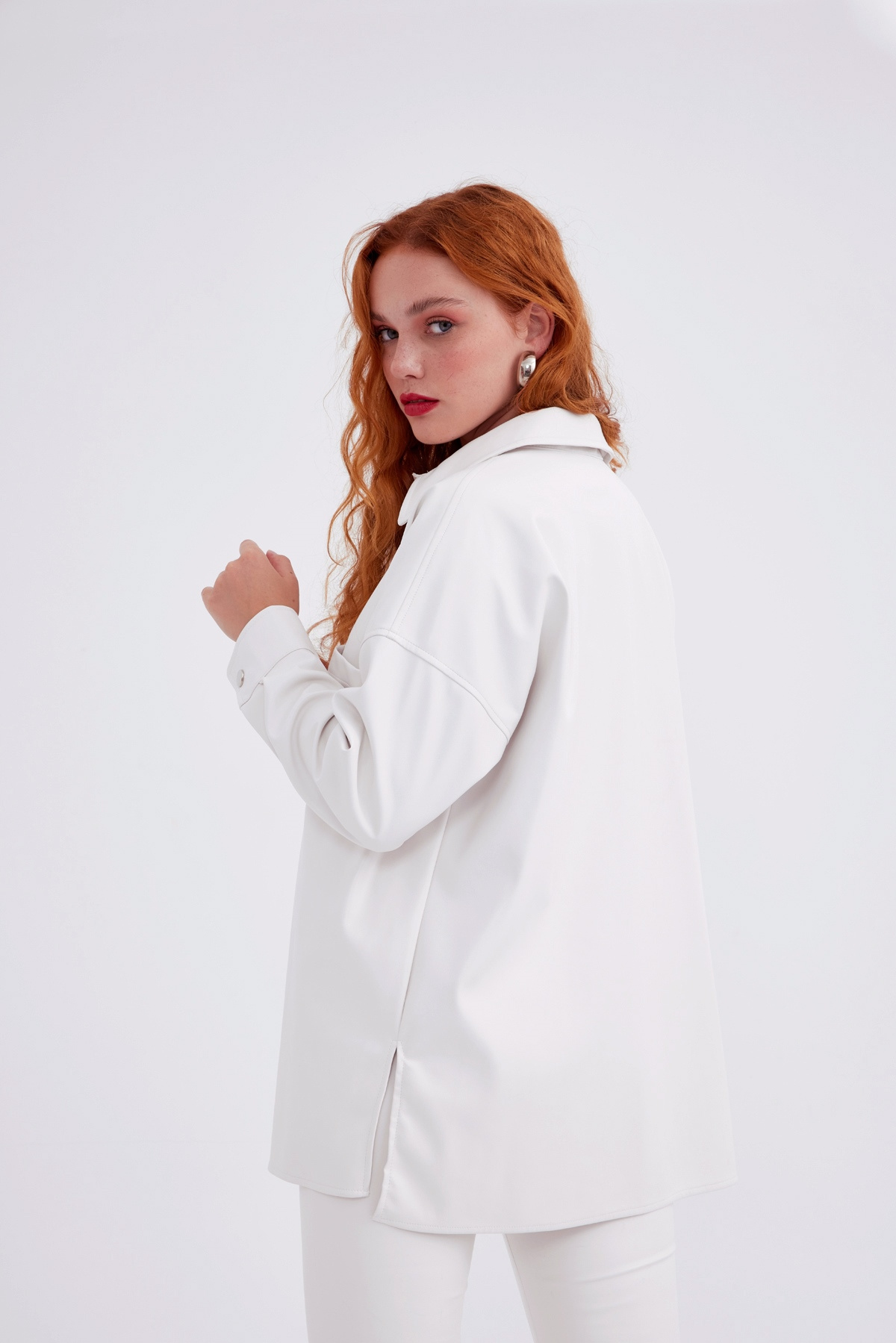leather oversize shirt jacket - WHITES