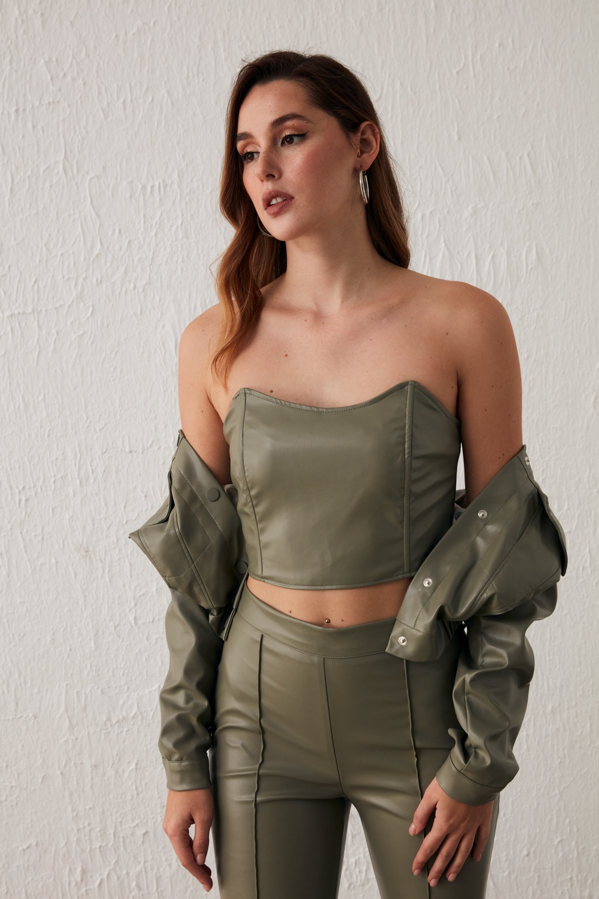 Deri Straplez Bluz - ÇAĞLA YEŞİLİ