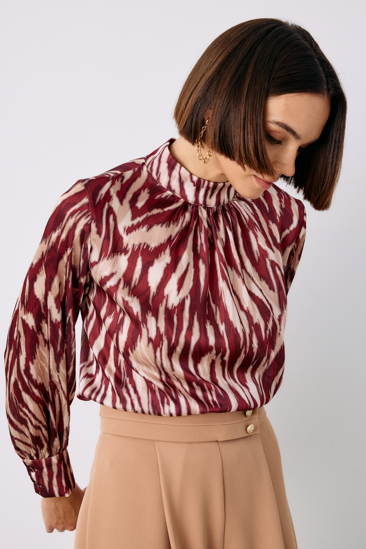 Desenli Dik Yakalı Bluz - BORDO