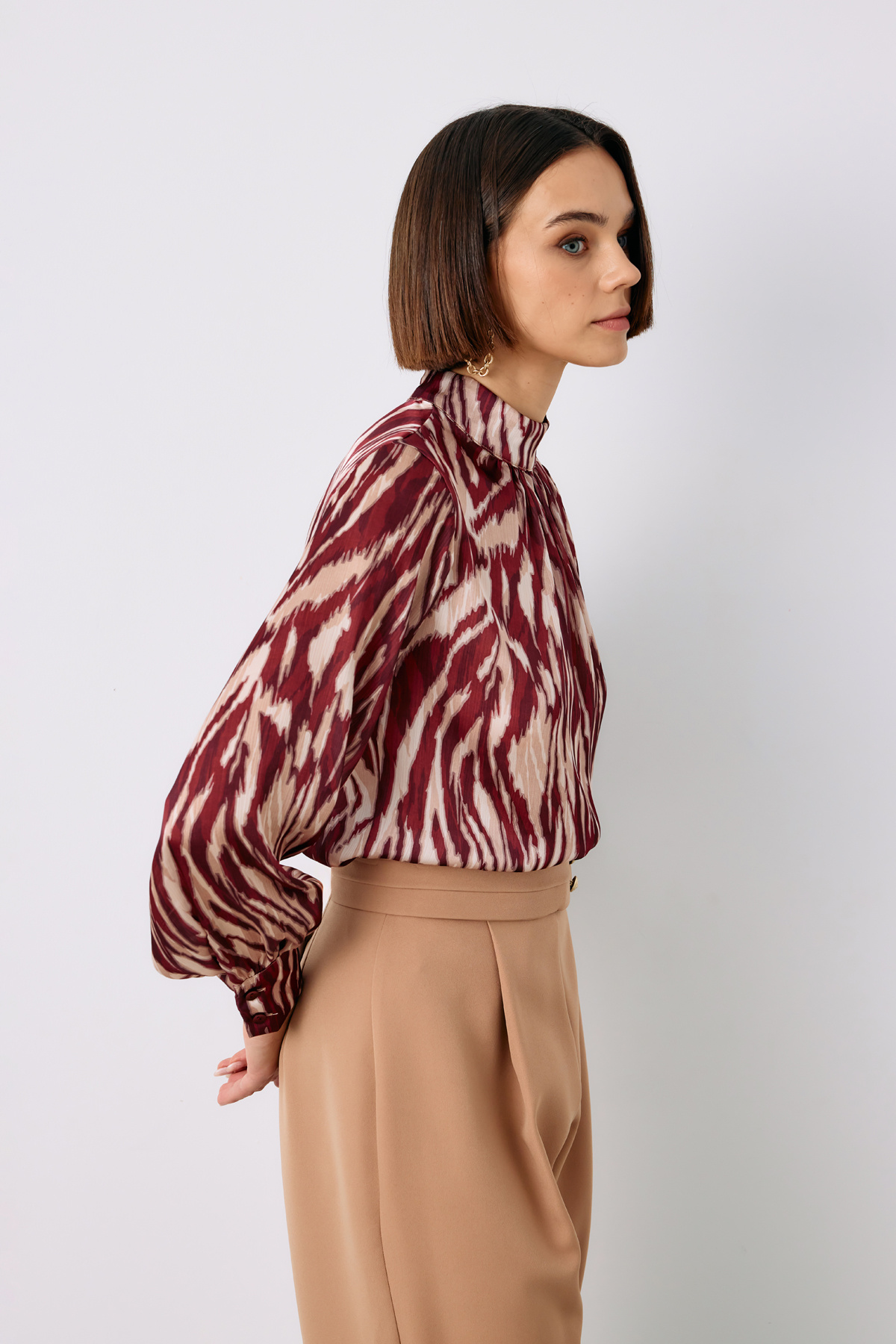 Desenli Dik Yakalı Bluz - BORDO