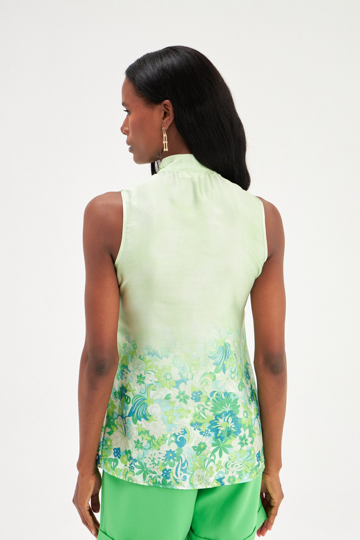 Desenli Fular Detaylı Bluz - YEŞİL