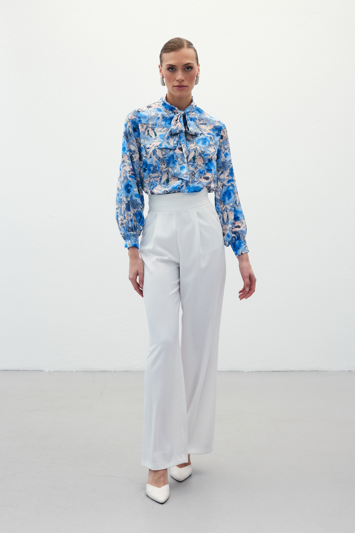 Desenli Fular Yaka Gömlek - Mavi