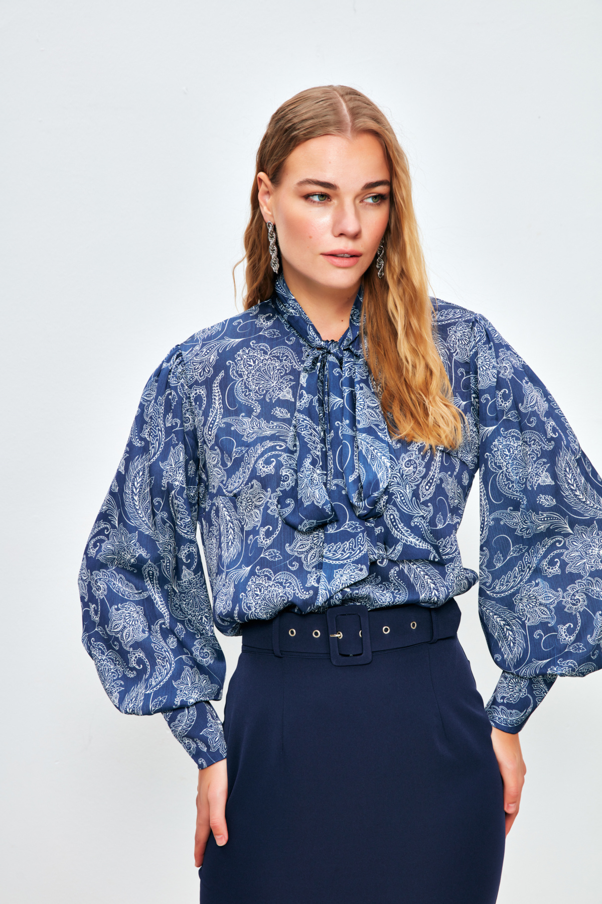 Desenli Fularlı Gömlek - LACİVERT
