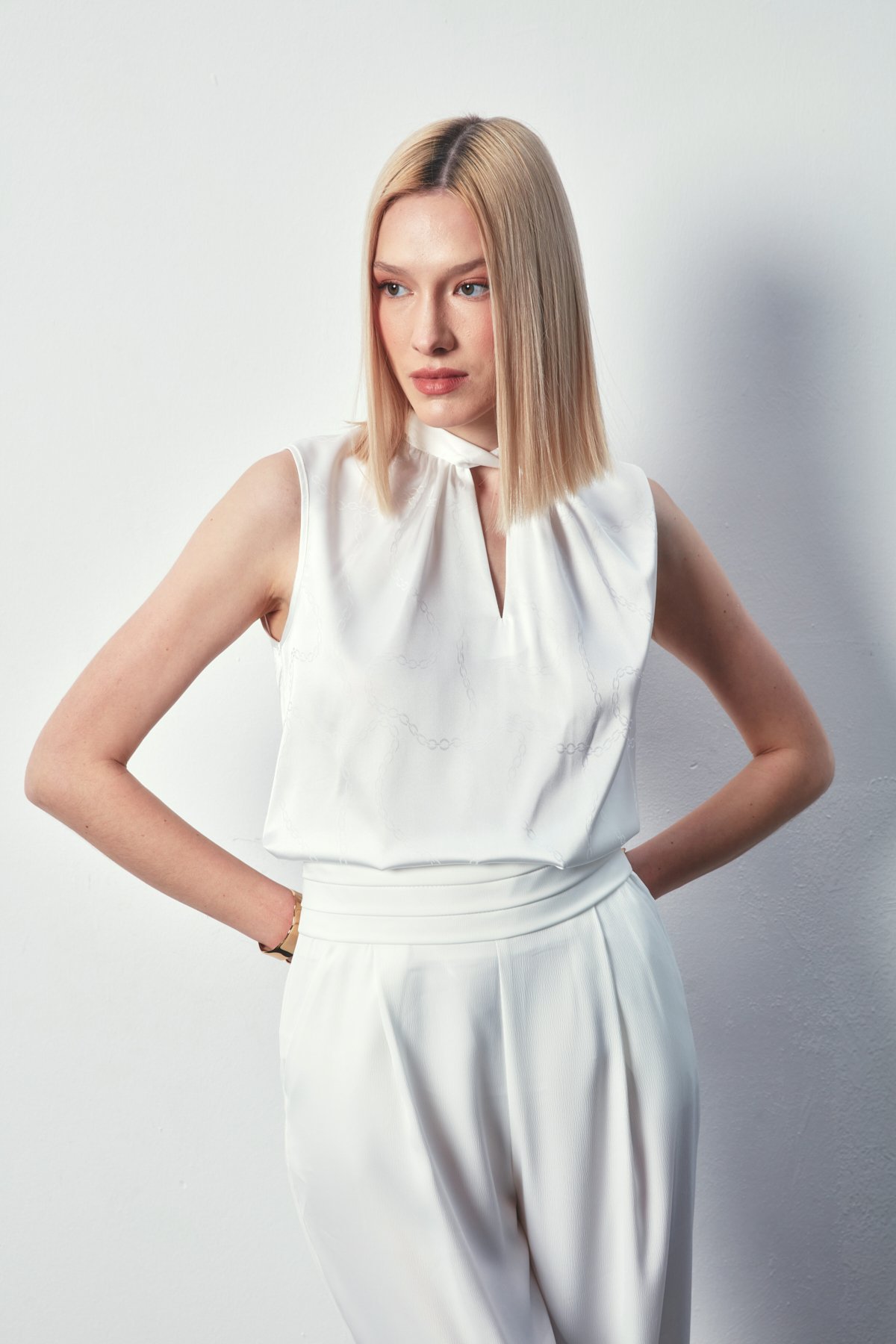 Desenli Kolsuz Saten Bluz - EKRU