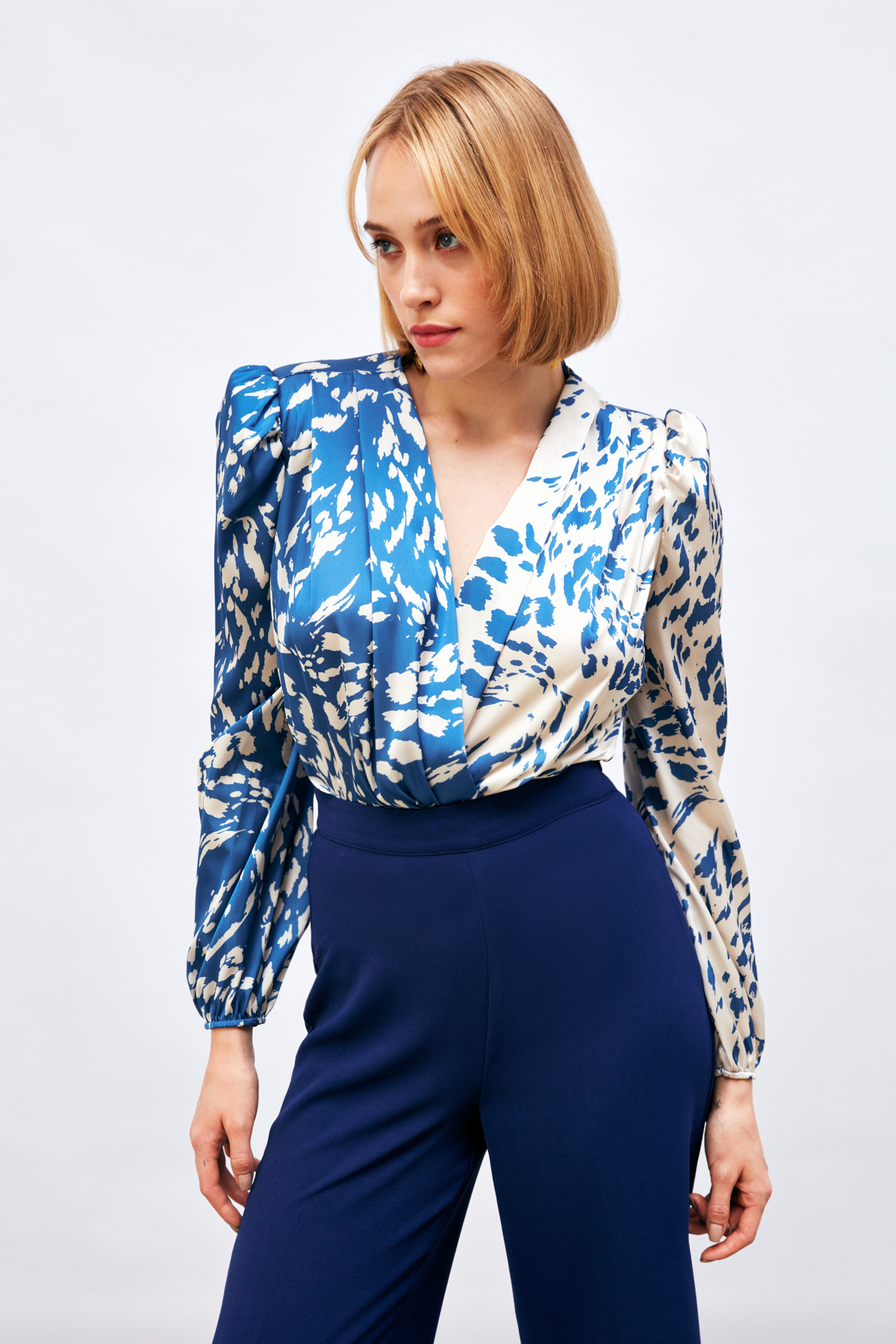 Desenli Kruvaze Bodysuit Bluz - MAVİ