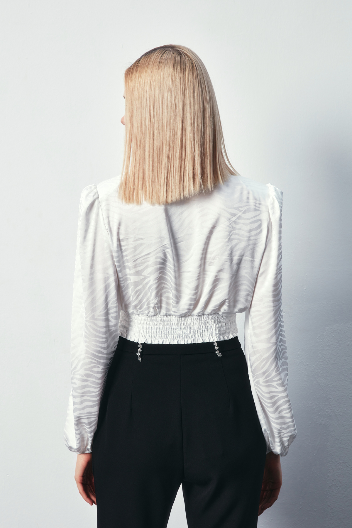 Desenli Kruvaze Saten Bluz - EKRU