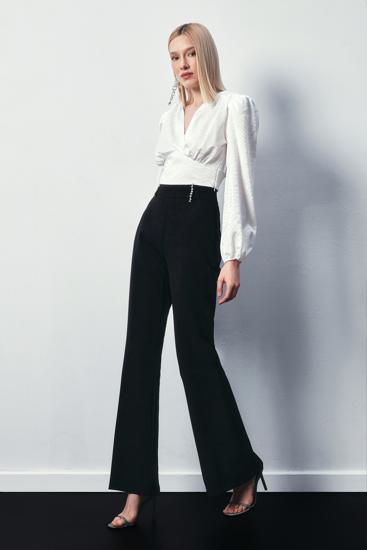 Desenli Kruvaze Saten Bluz - EKRU