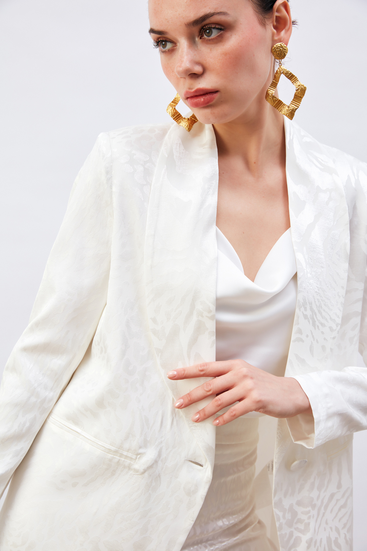 Desenli Saten Ceket - EKRU