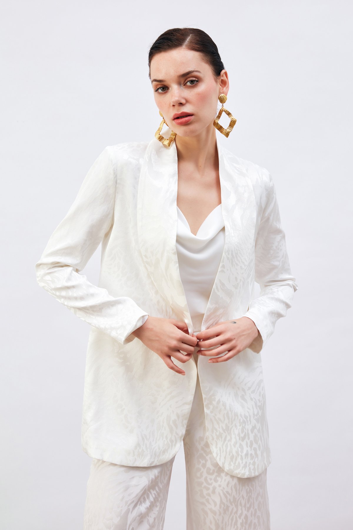 Desenli Saten Ceket - EKRU