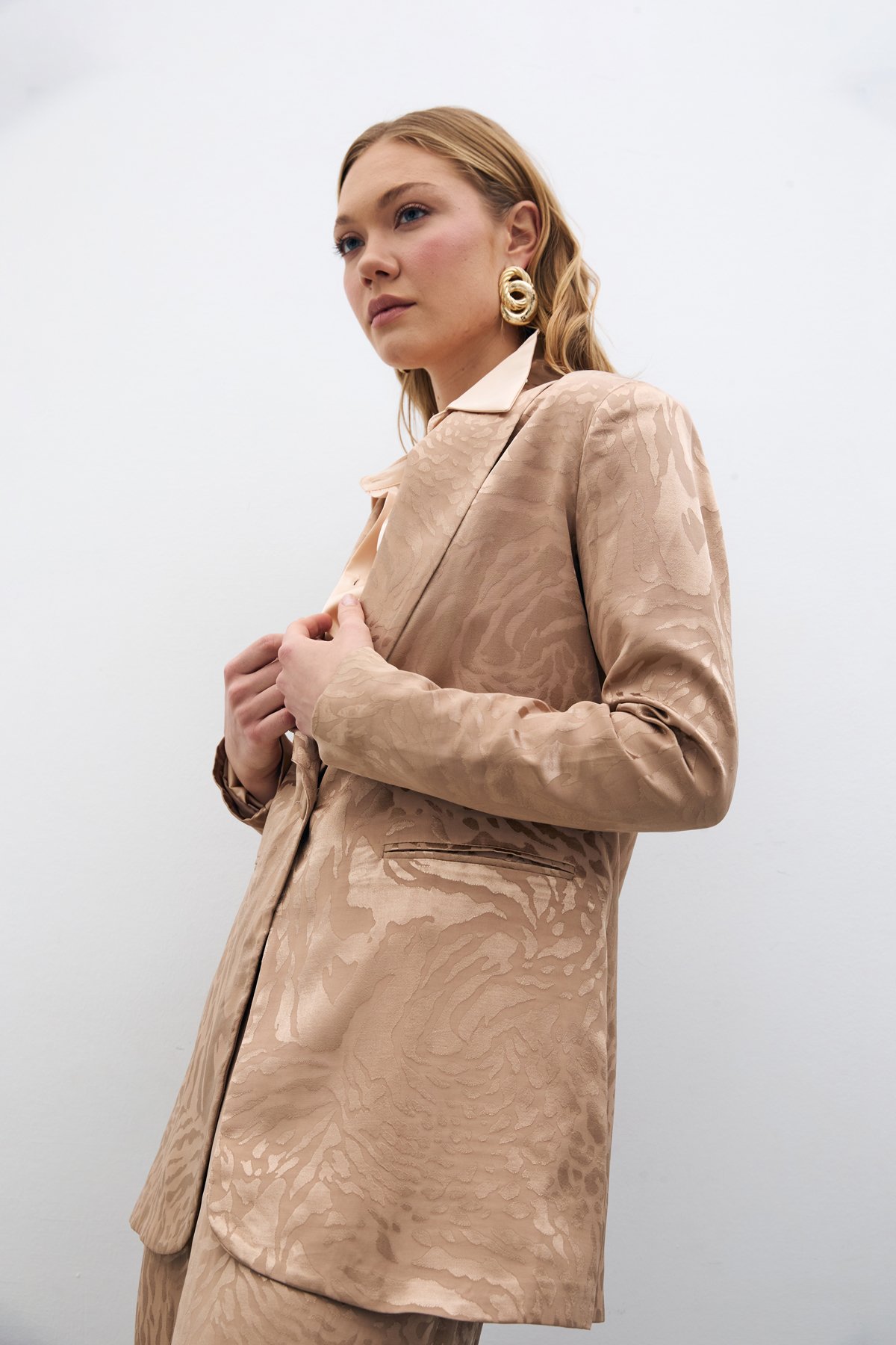 Desenli Saten Ceket - VİZON