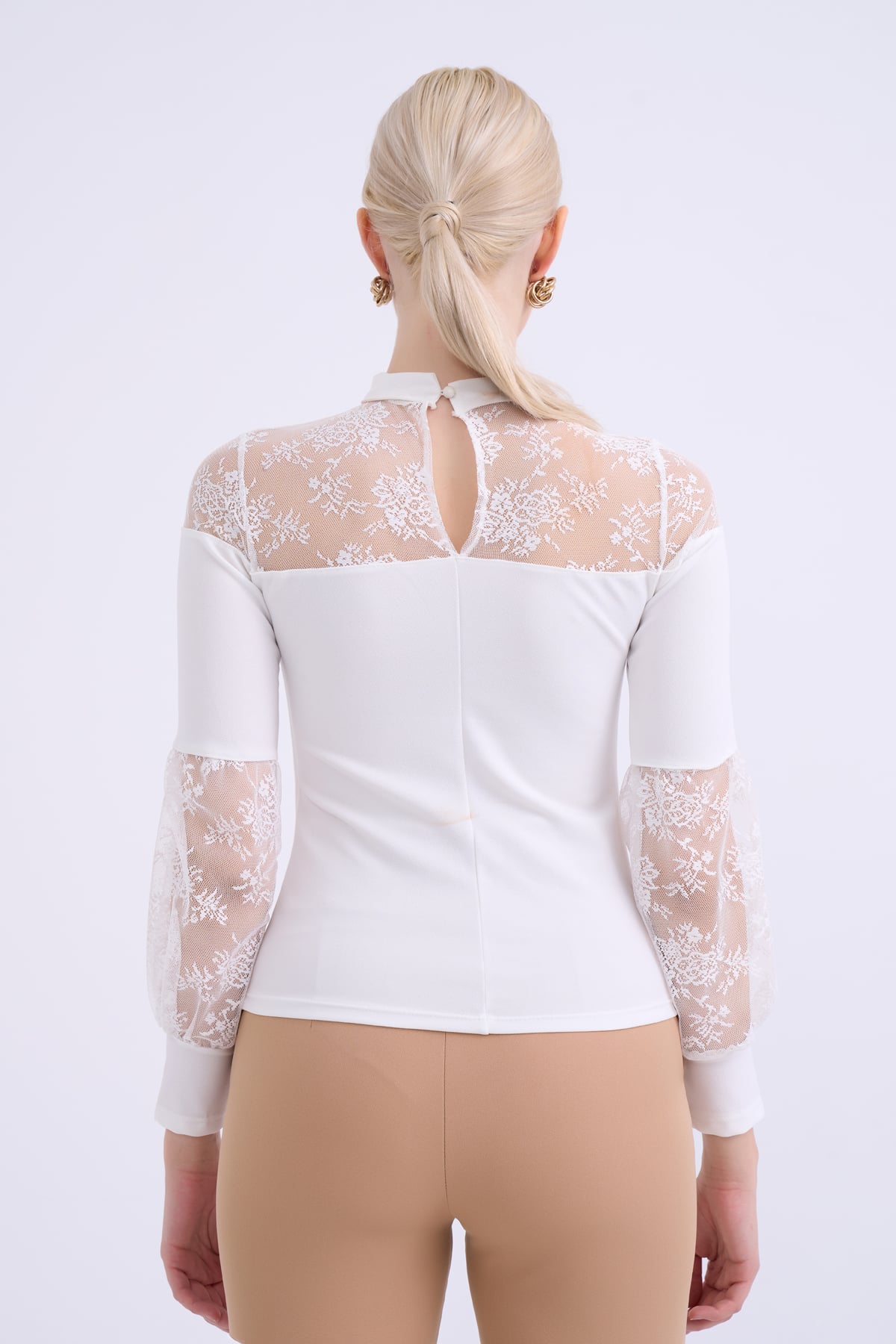 High neck lace blouse - ECRU