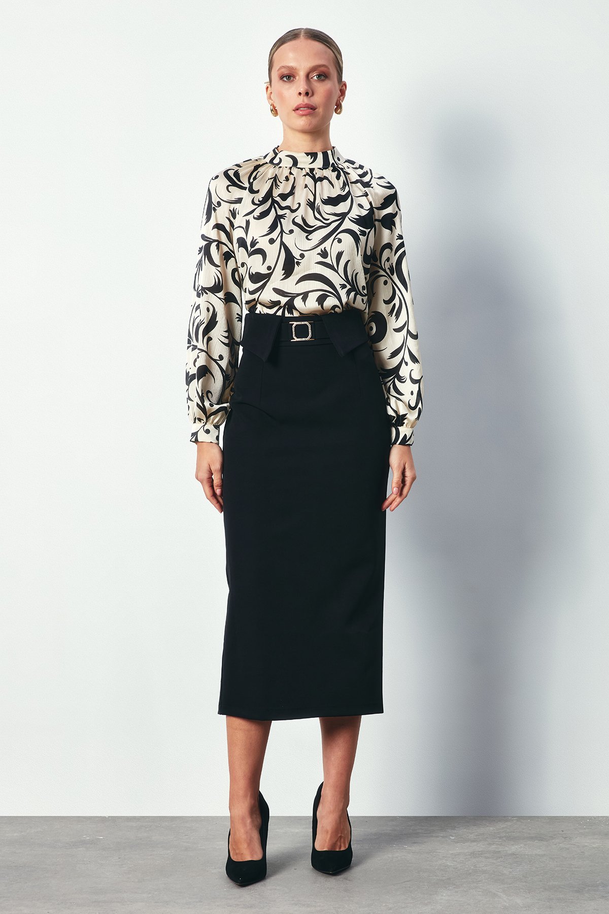 Dik Yaka Desenli Bluz - BEJ-SİYAH