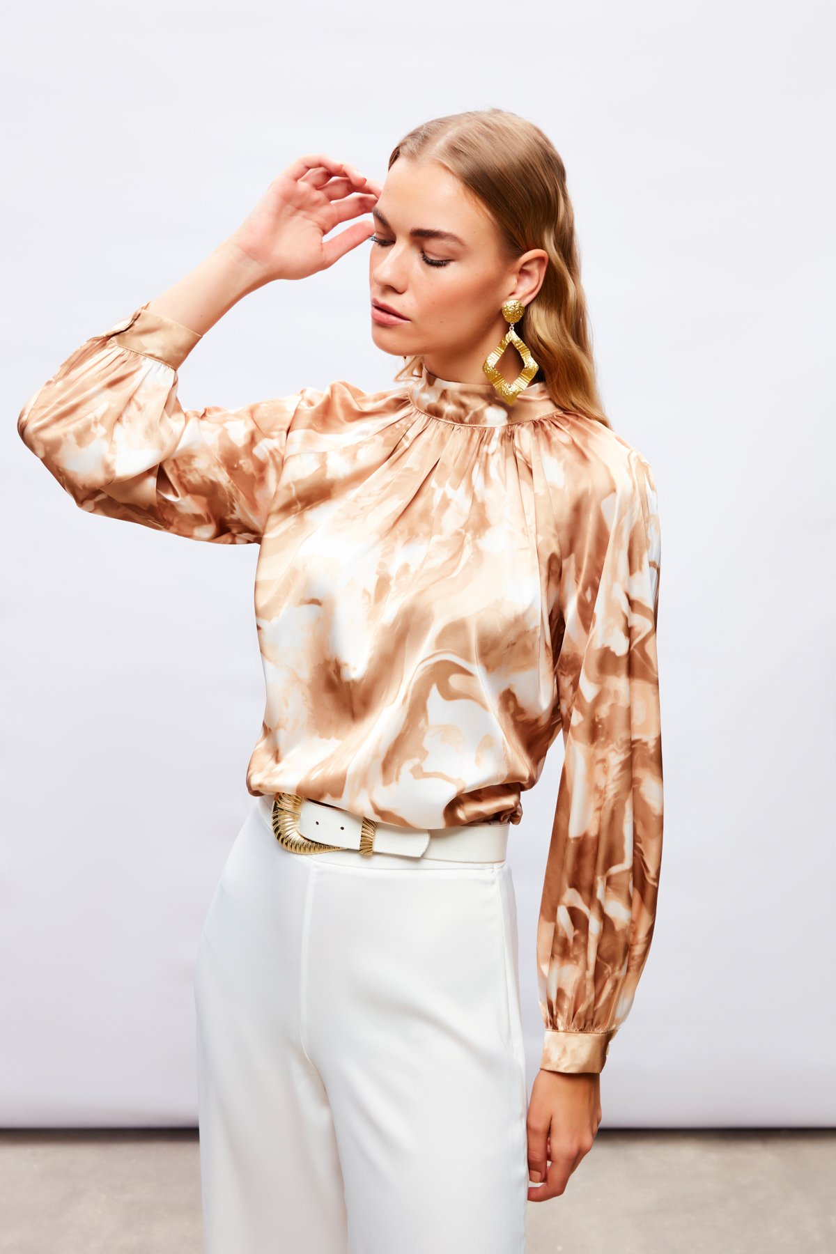 Dik Yaka Desenli Bluz - KAHVE